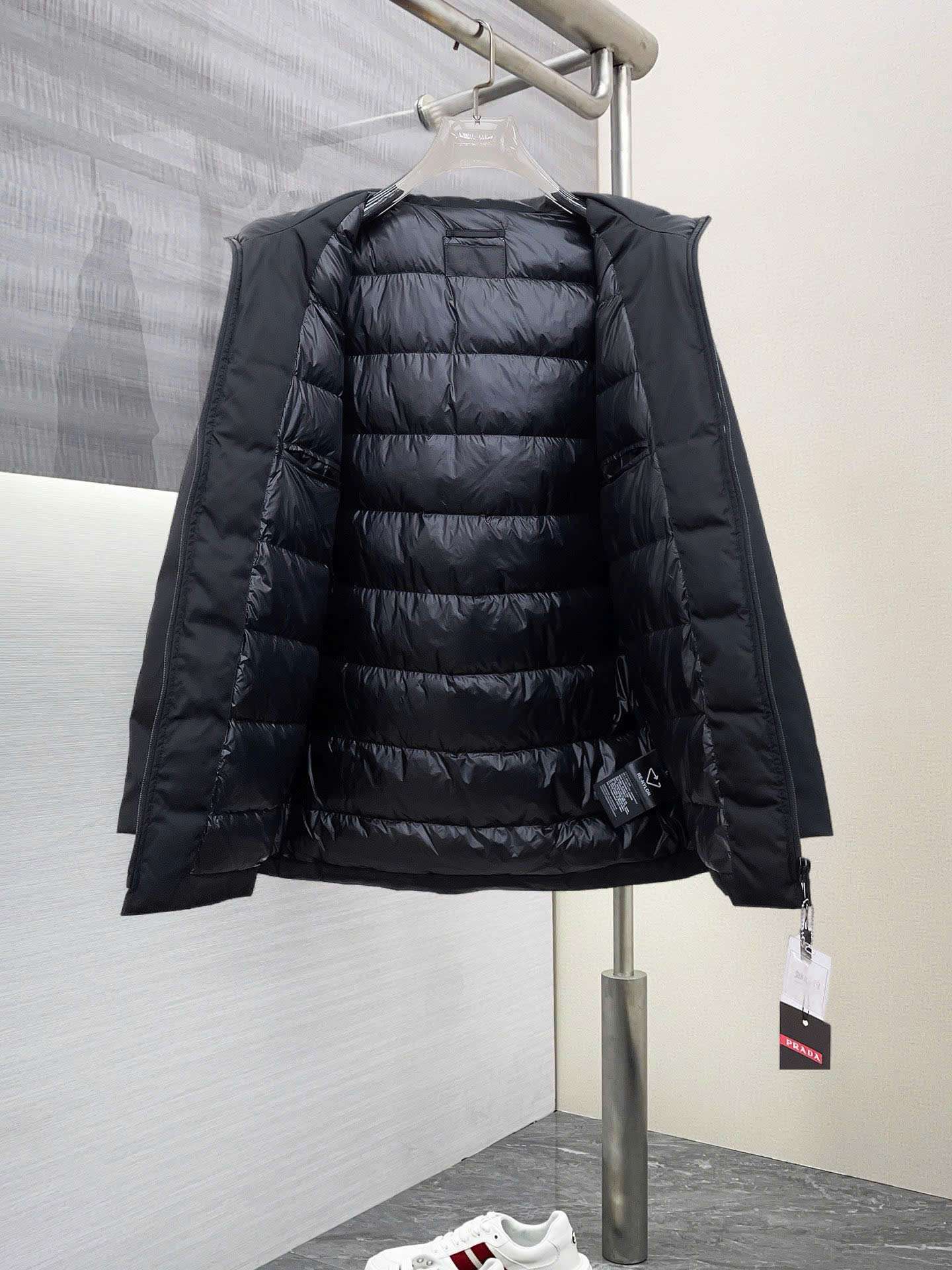 프라다 베이직 로고 남성 바람막이