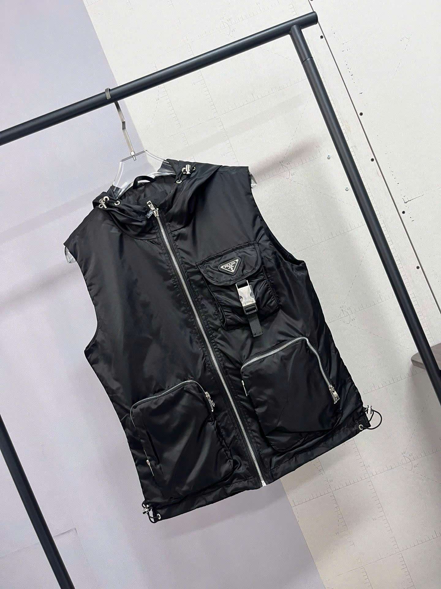 프라다 Big Pocket Zip Up 남성 조끼
