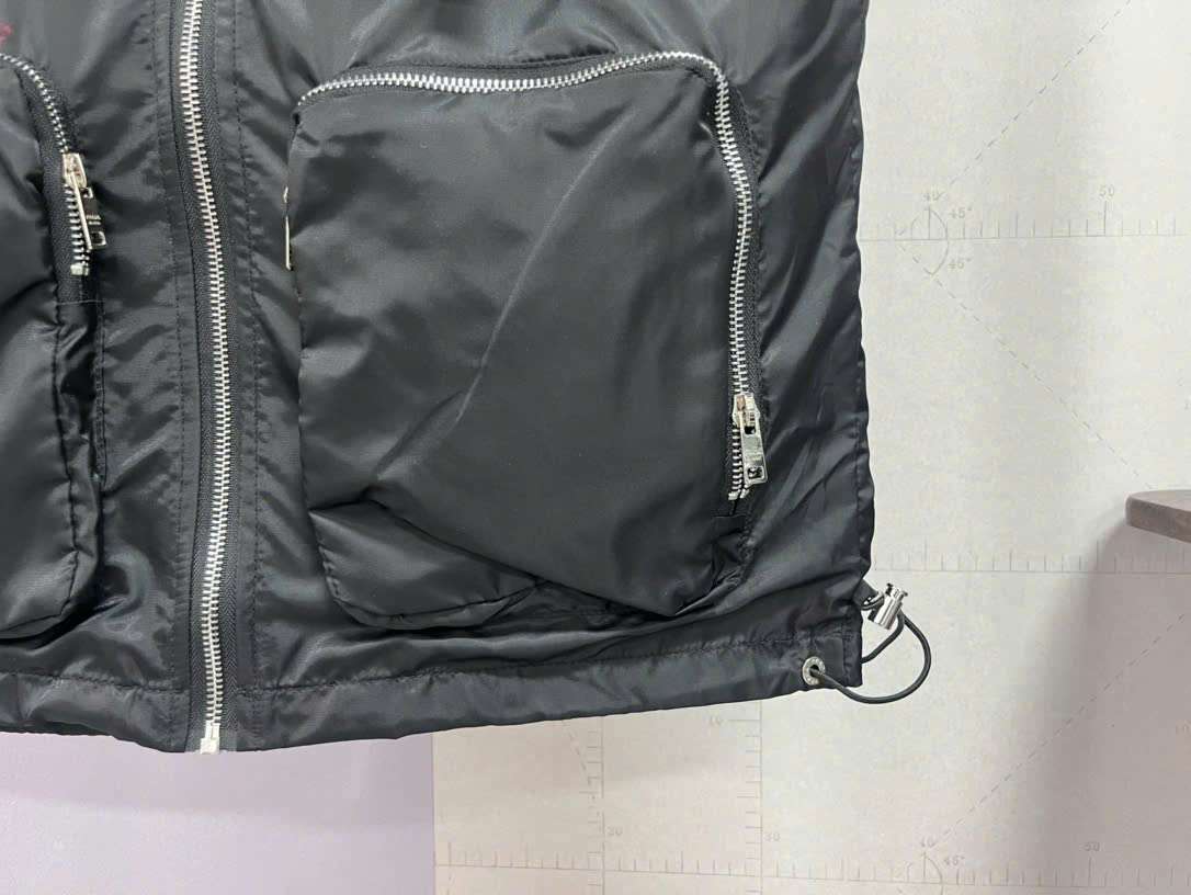 프라다 Big Pocket Zip Up 남성 조끼