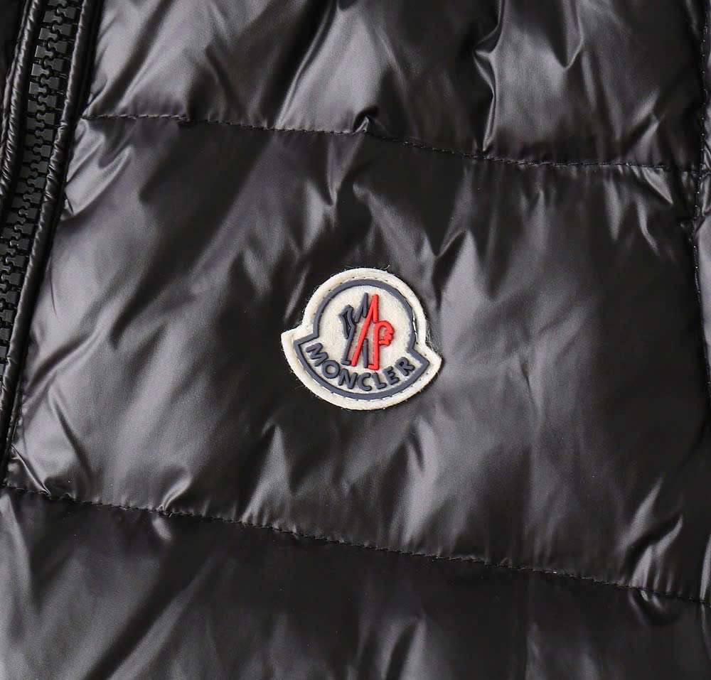 몽클레르 가슴 로고 남성 조끼