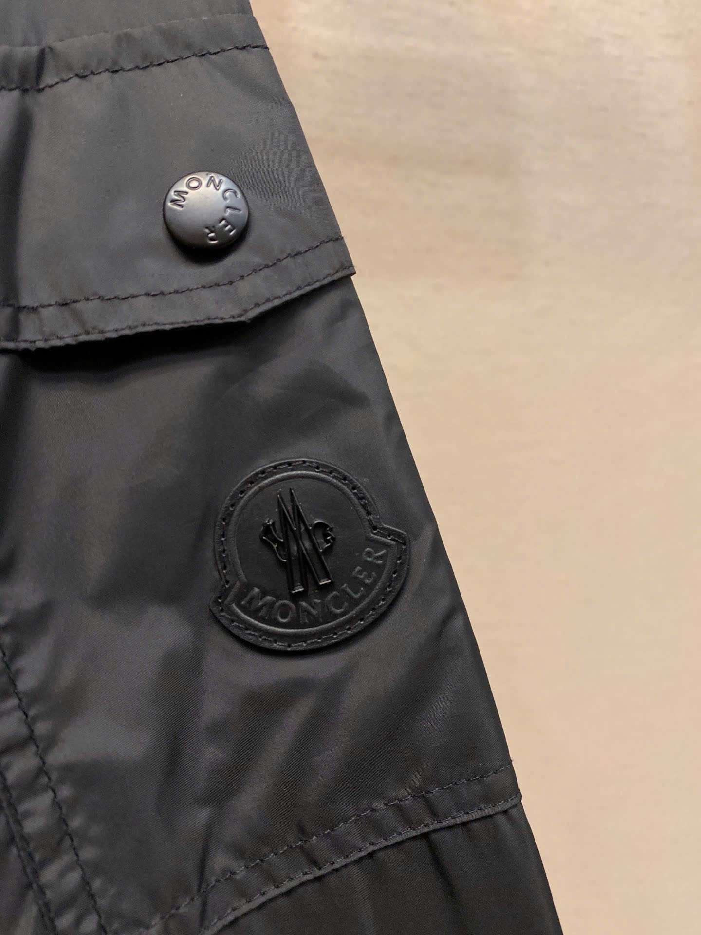 몽클레르 소매 포켓 로고 남성 바람막이