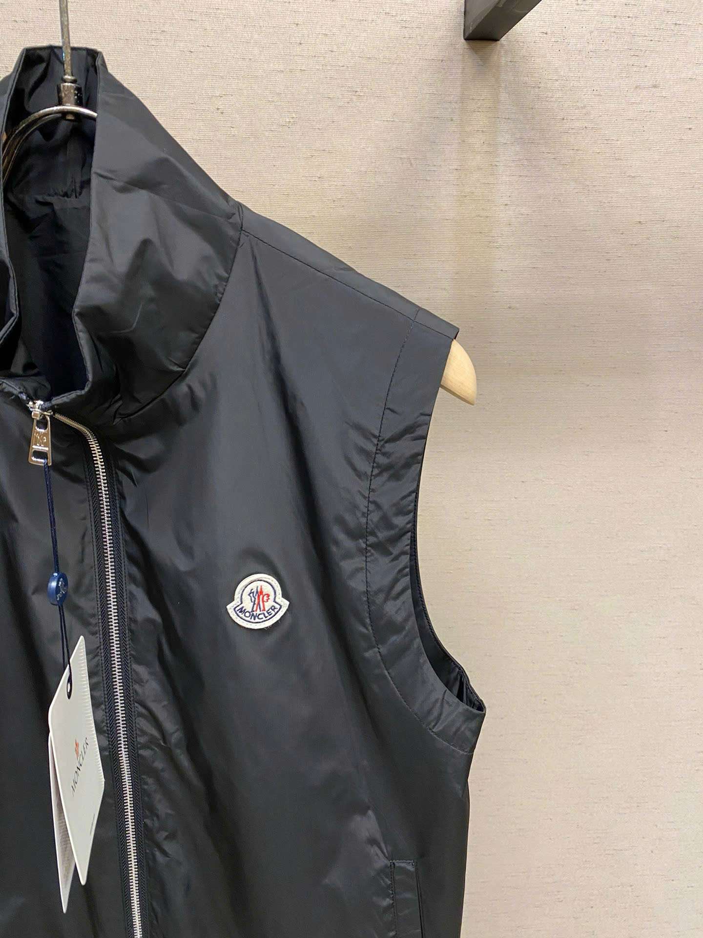 몽클레르 가슴 로고 남성 조끼