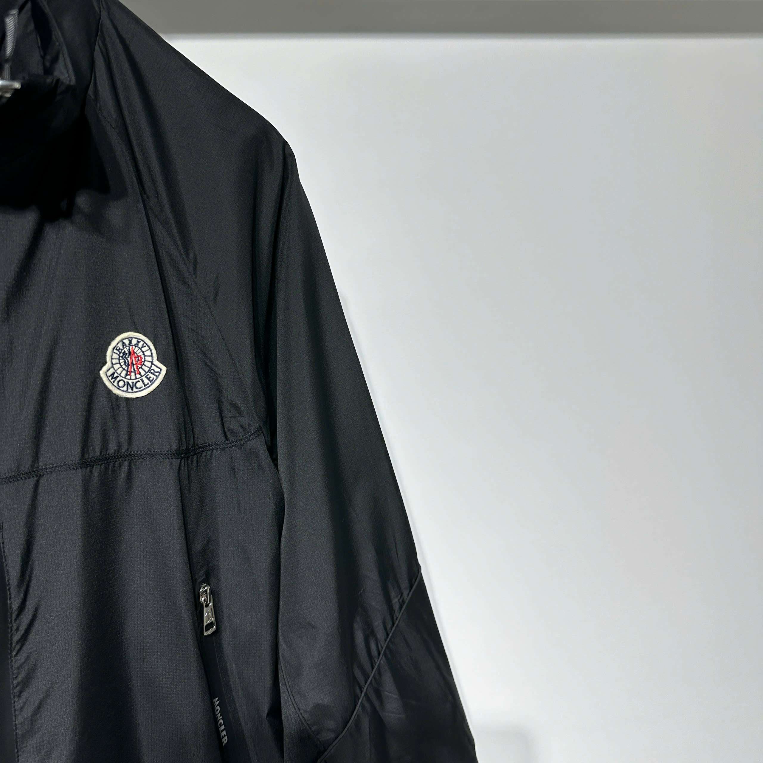몽클레르 가슴 로고 남성 바람막이
