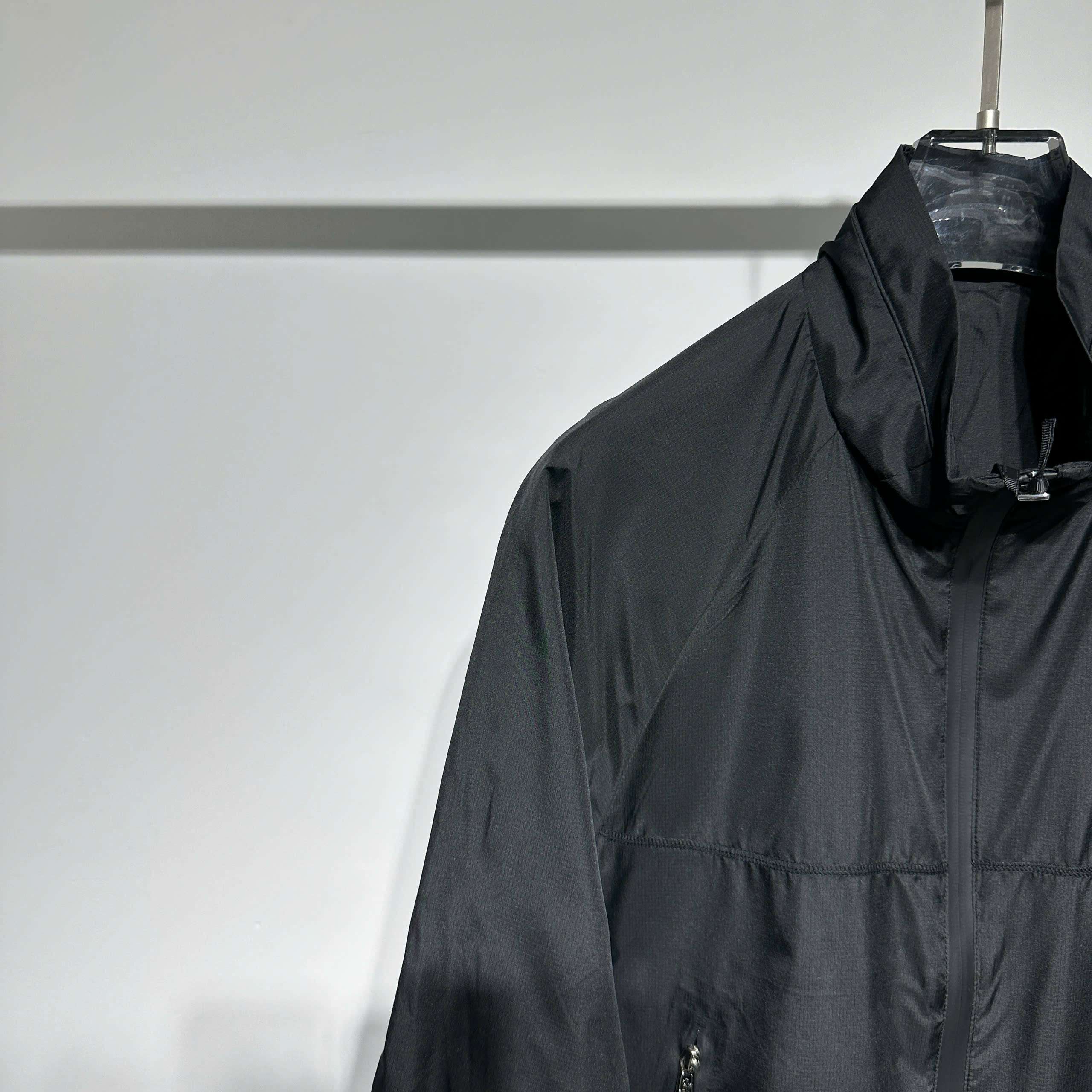 몽클레르 가슴 로고 남성 바람막이