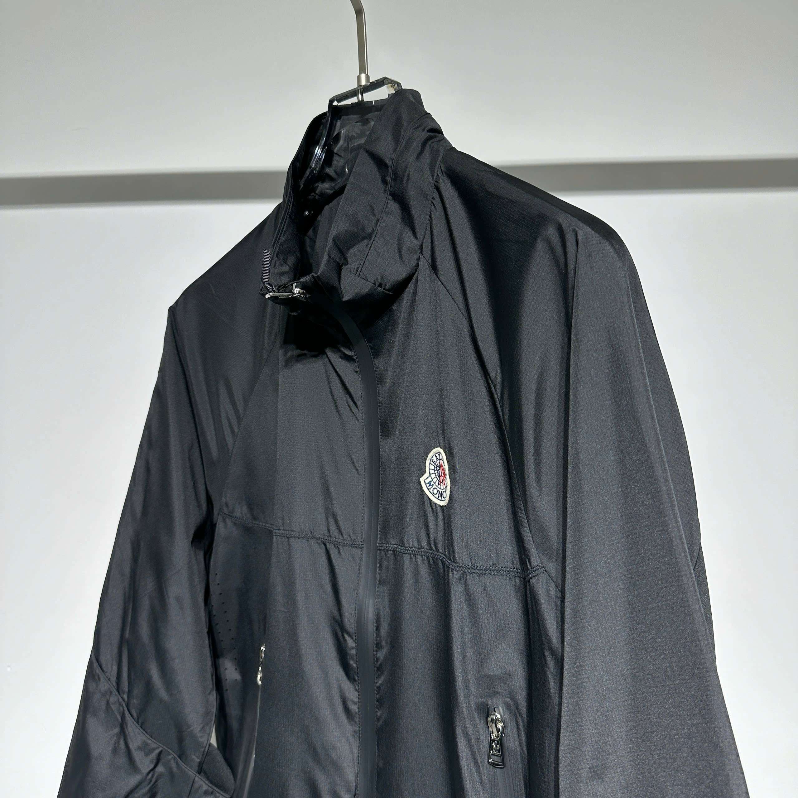 몽클레르 가슴 로고 남성 바람막이