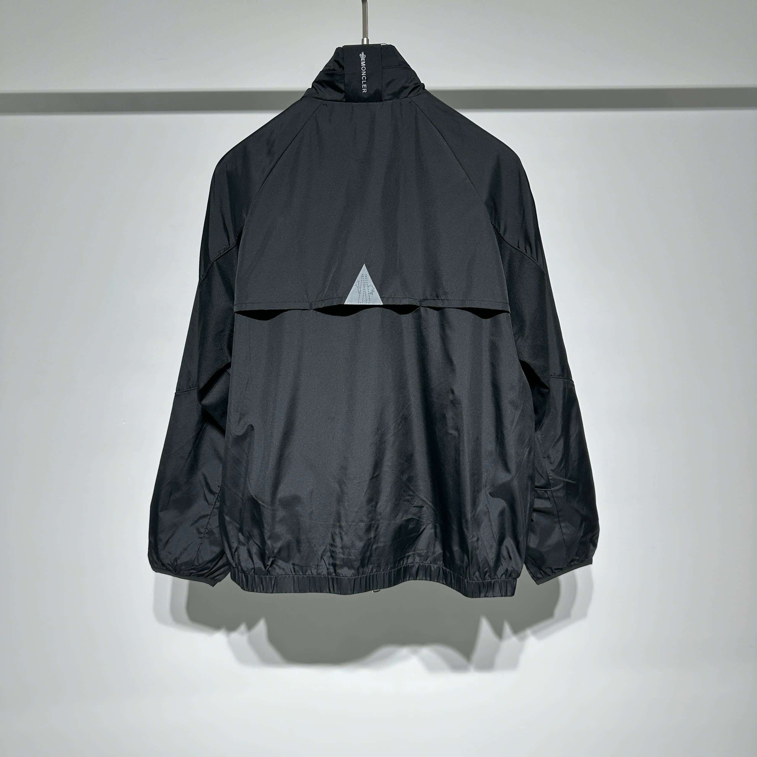 몽클레르 가슴 로고 남성 바람막이