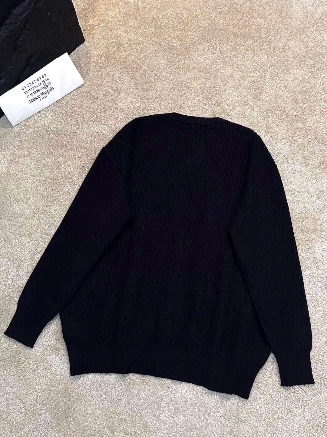 Maison Margiela 자수 로고 남여공용 스웨터 (2컬러)
