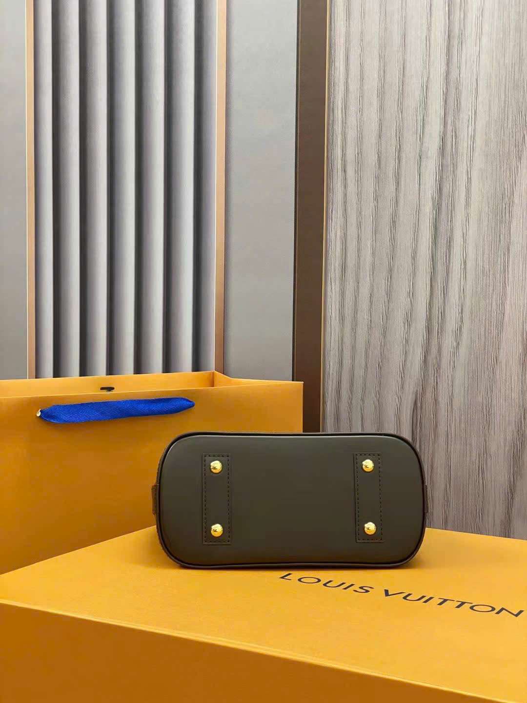 루이비통 알마BB 모노그램 여성 핸드백