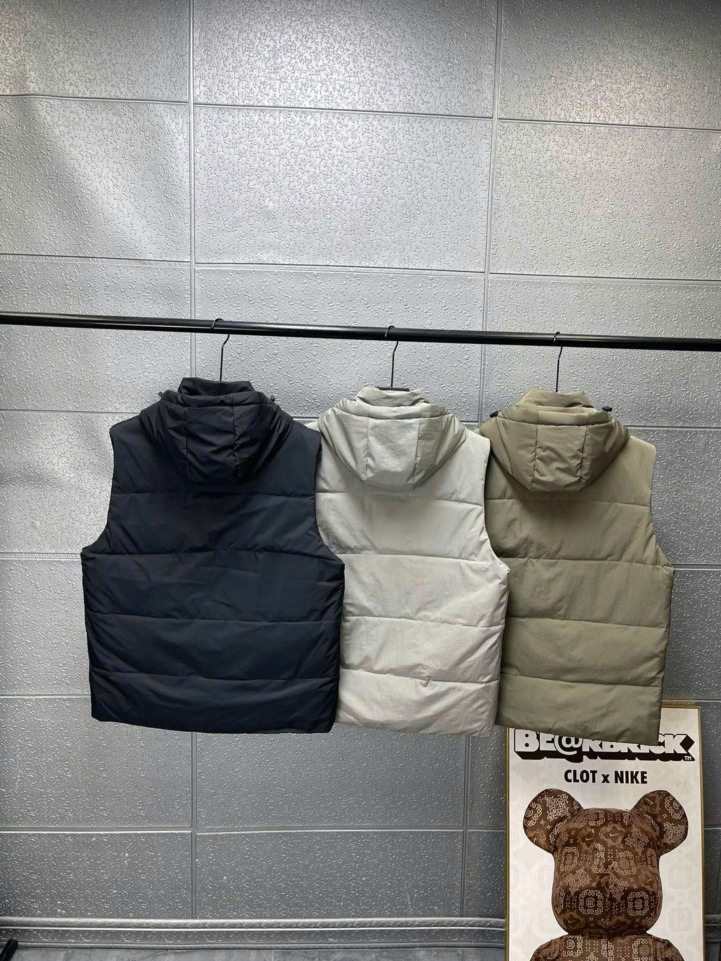 스톤아일랜드 가슴 로고 남성 조끼