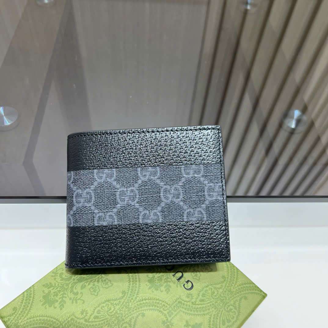 구찌 GG SUPREME 남성 반지갑