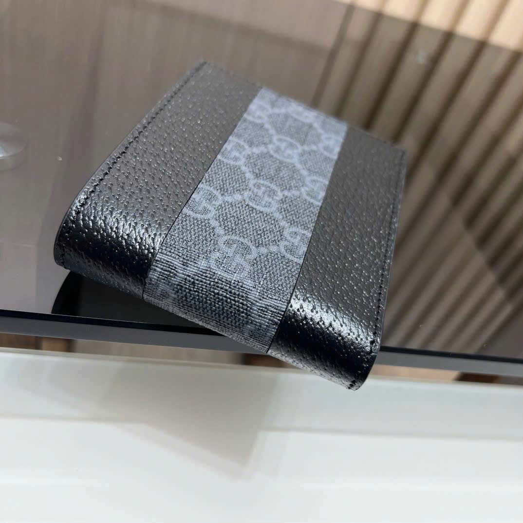 구찌 GG SUPREME 남성 반지갑