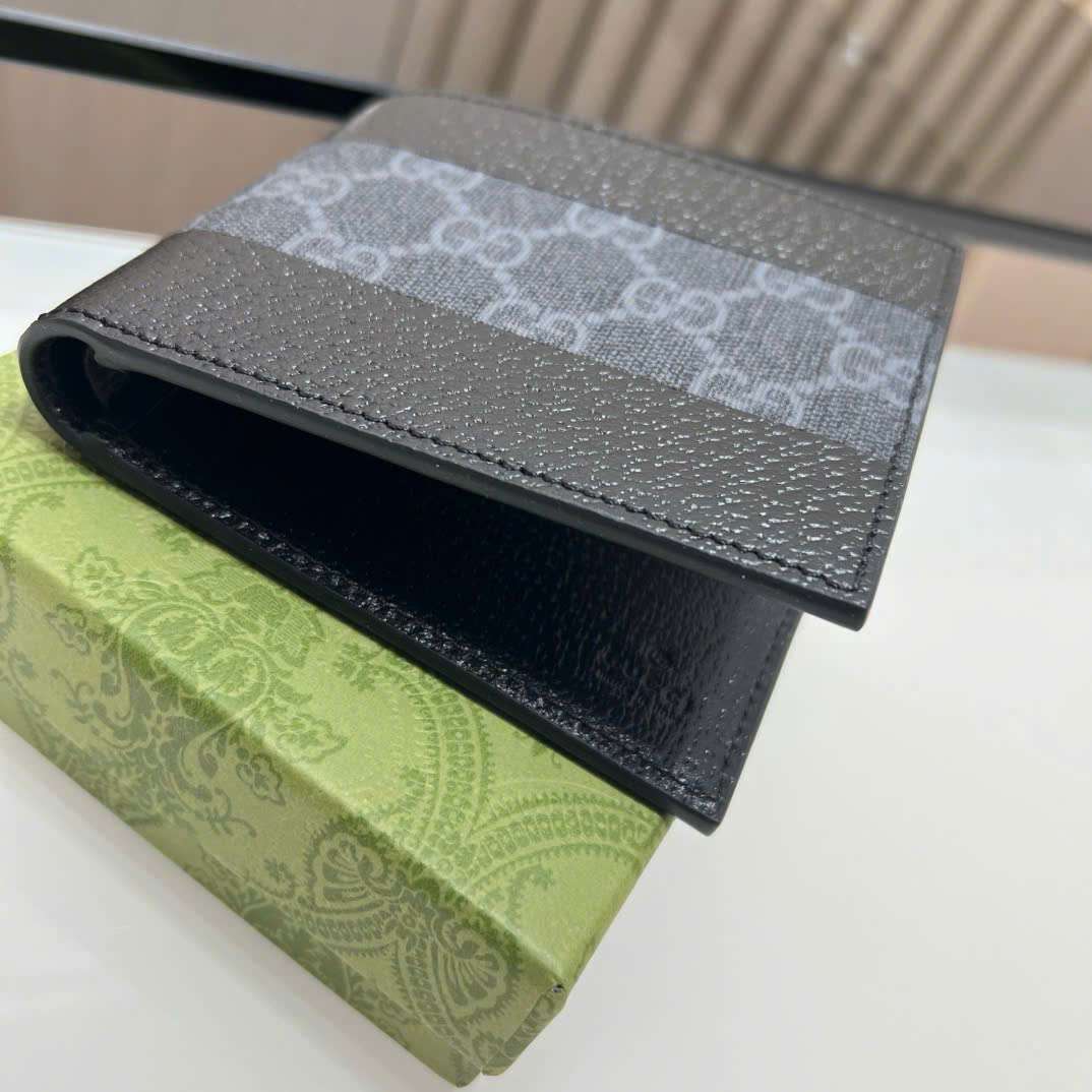 구찌 GG SUPREME 남성 반지갑