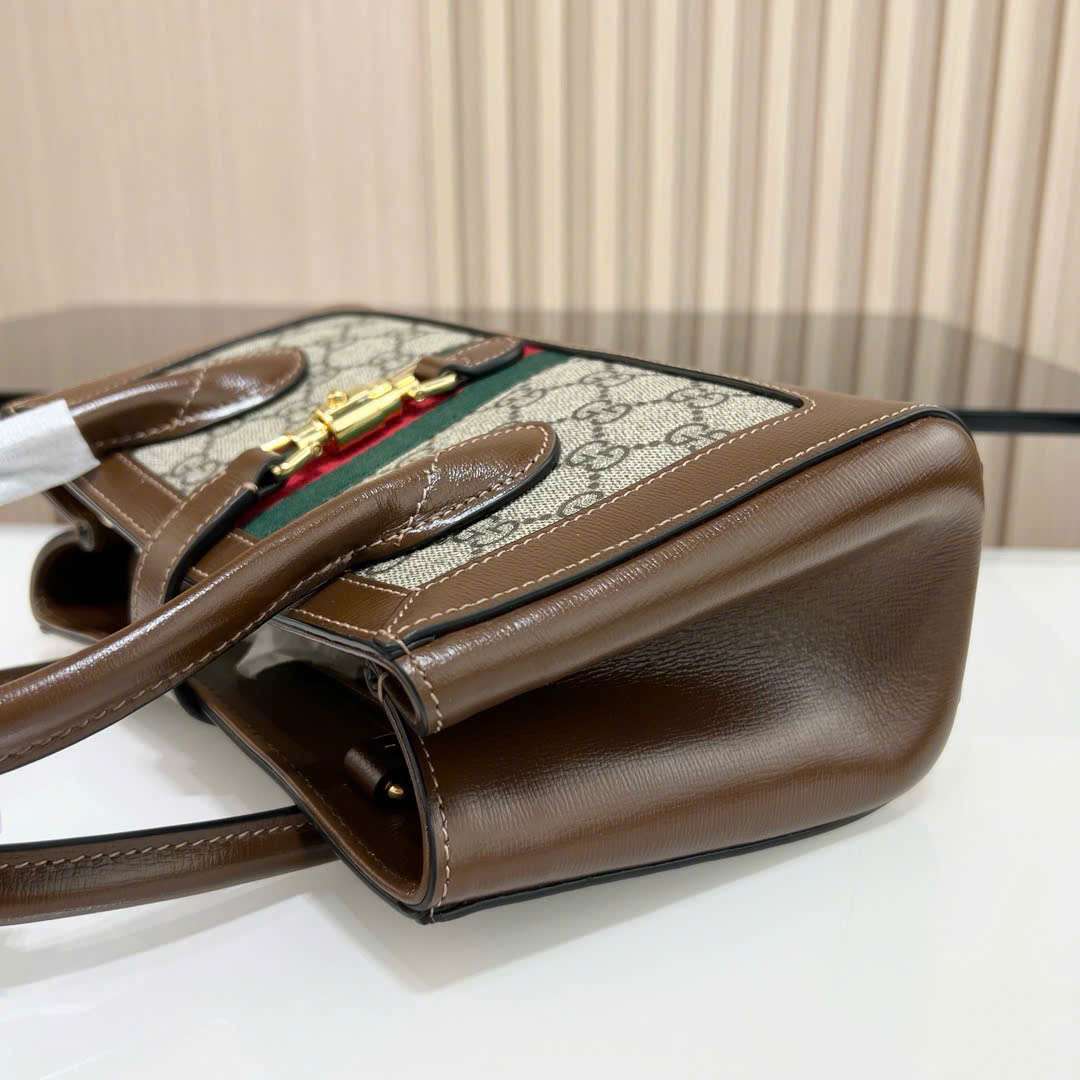 구찌 Small tote with piston closure 여성 가방