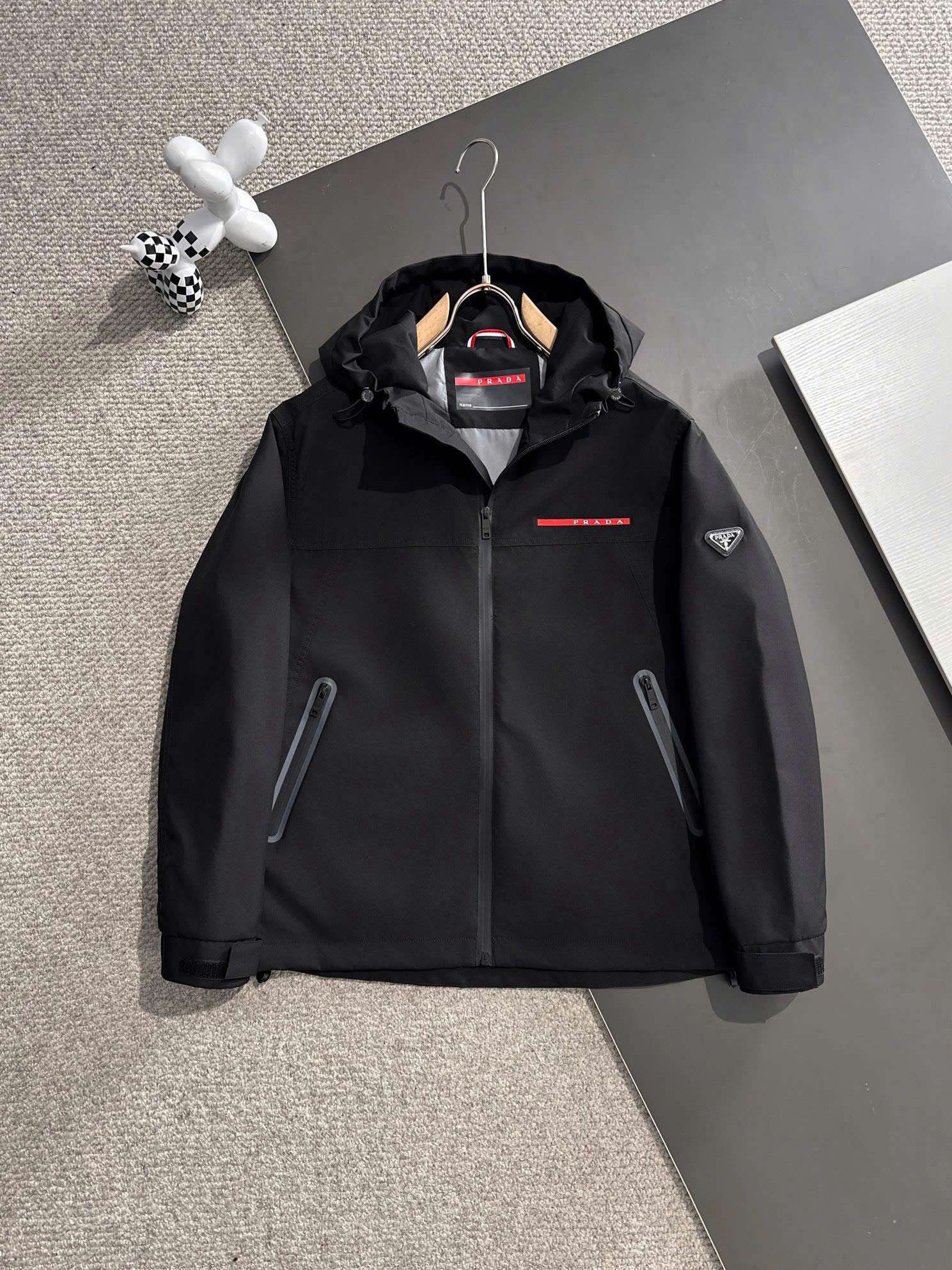 프라다 레드 로고 삼각 로고 남성 자켓