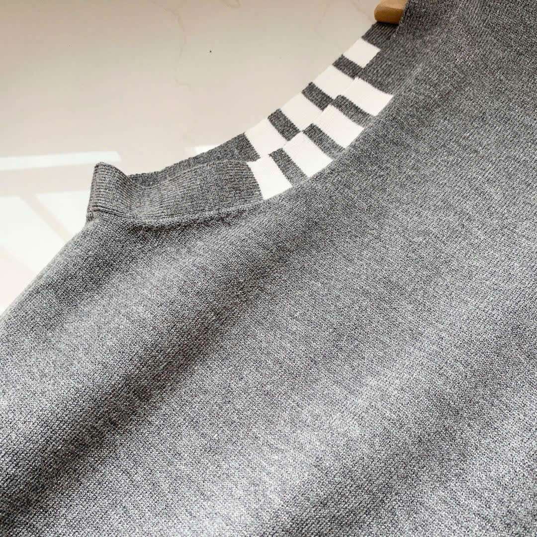 THOM BROWNE 소매 4-바 남여공용 니트 조끼