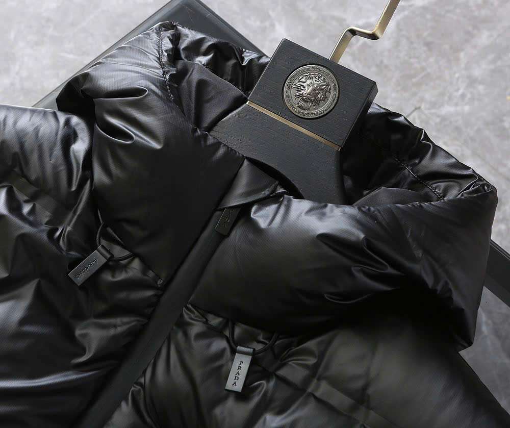 프라다 가슴 로고 남여공용 롱패딩