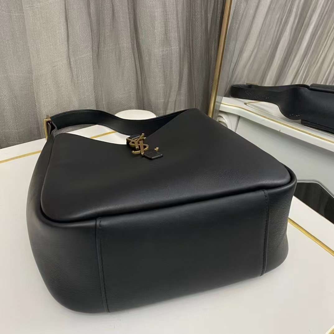 입생로랑 LE5A7 미니 스몰 여성 호보백