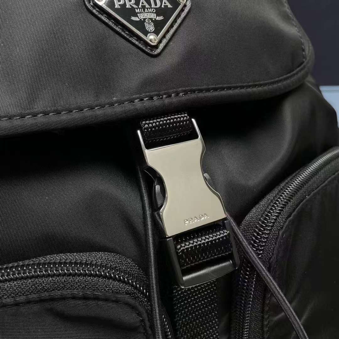 프라다 삼각로고 테수토 더블 포켓 백팩