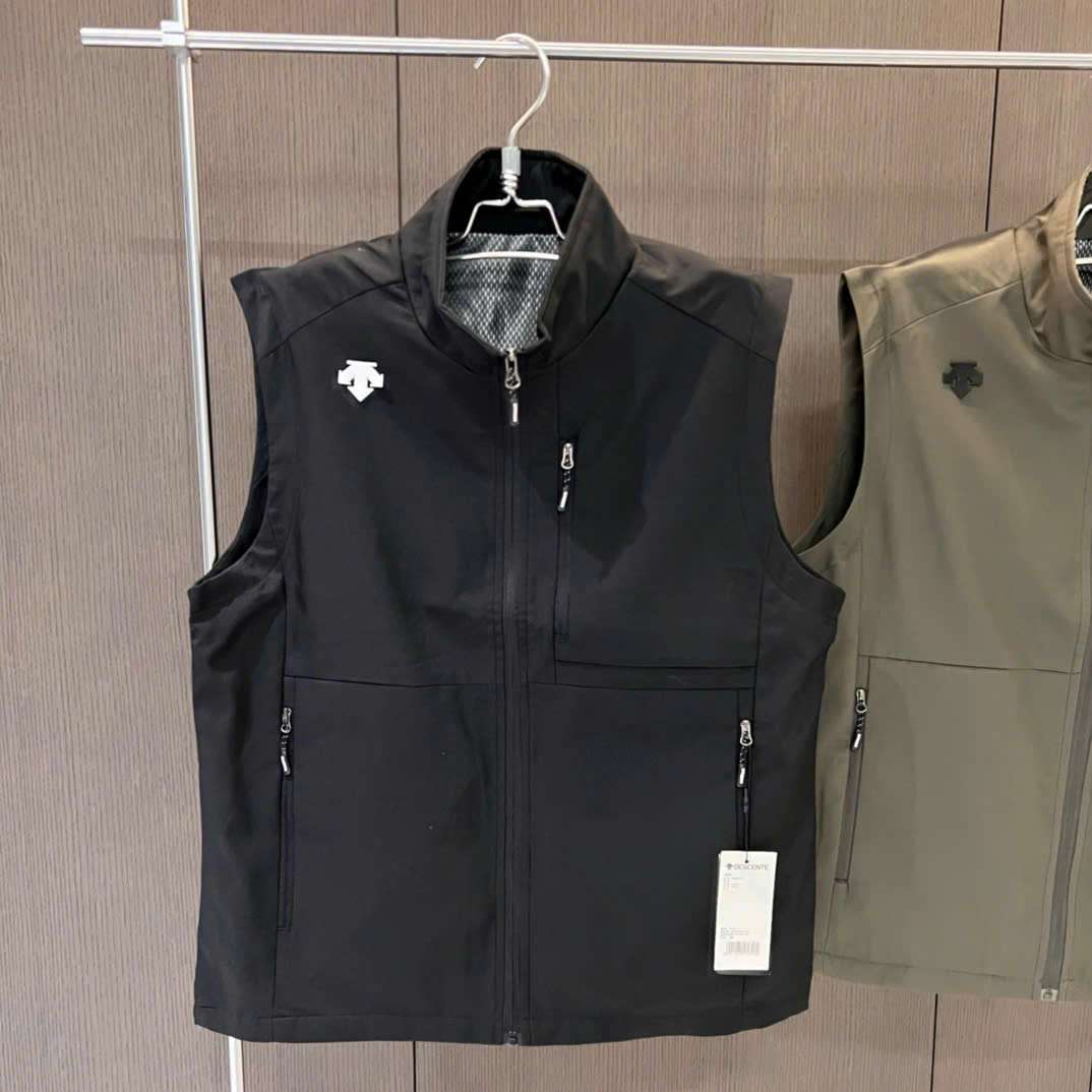 DESCENTE 어깨 로고 남성 골프 조끼
