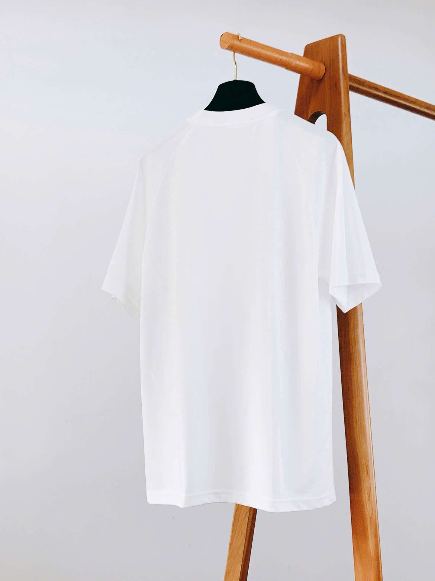 아크테릭스 가슴 포켓 로고 남여공용 반팔티 (2컬러)