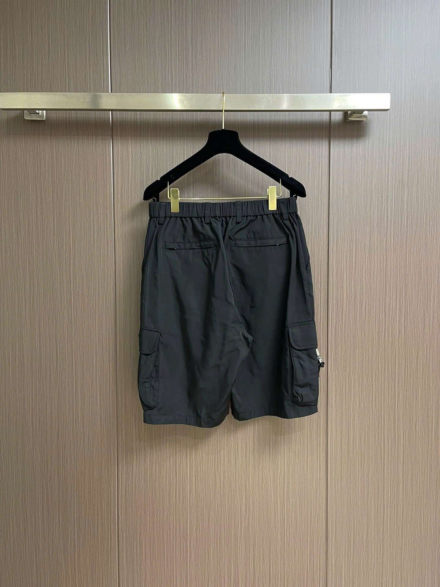 프라다 Re-nylon 삼각 로고 남성 반바지