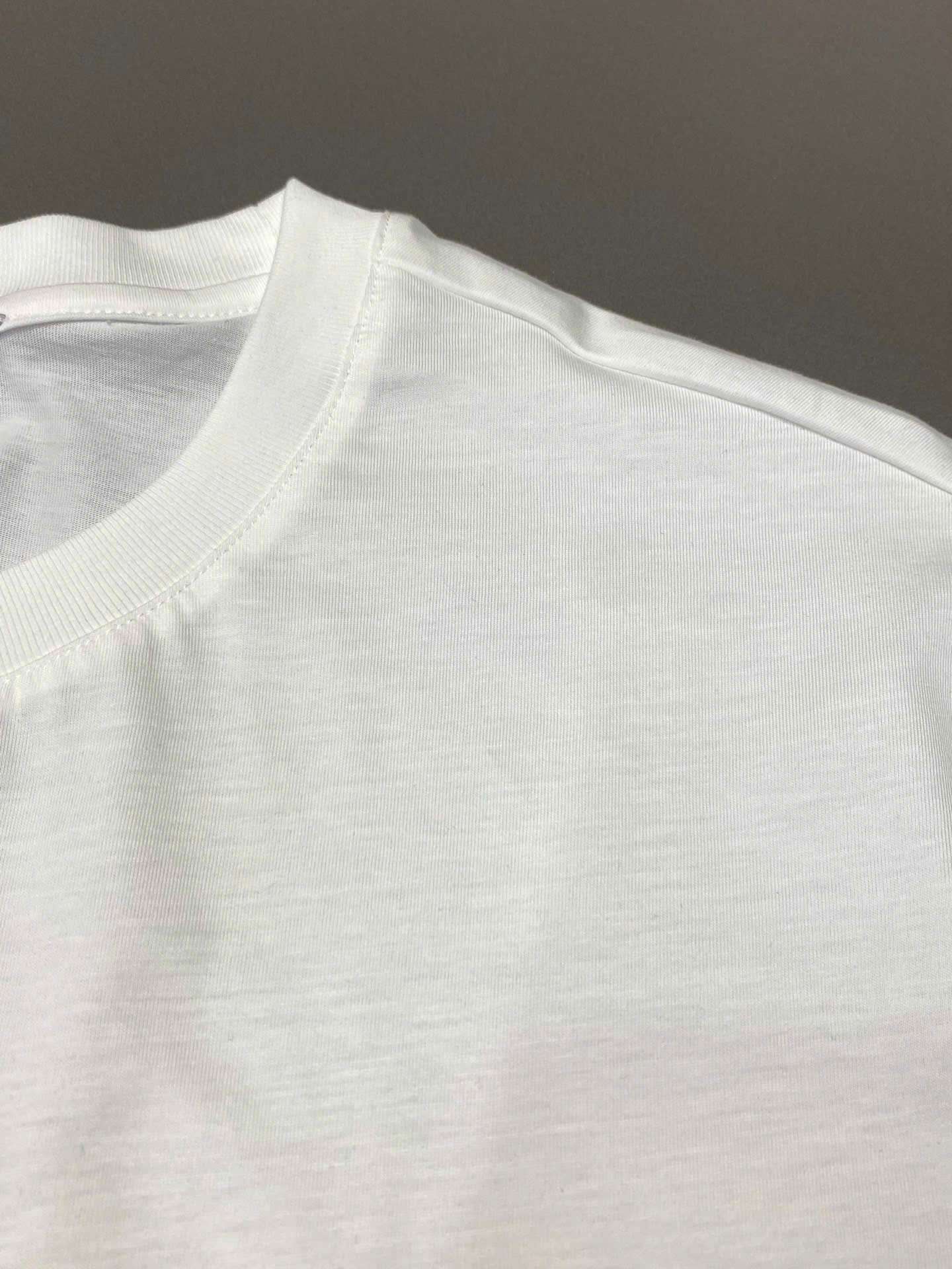 메종키츠네 가슴 로고 남성 반팔티