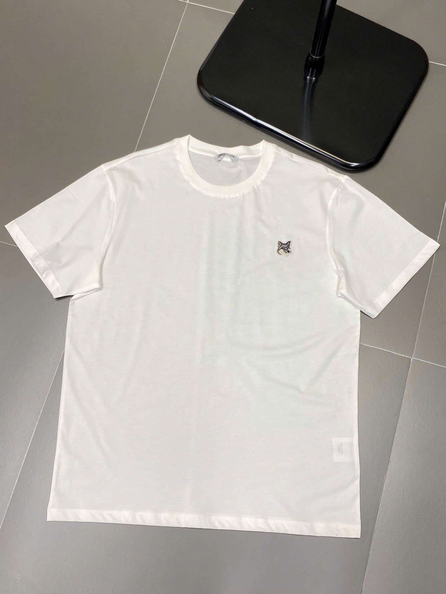 메종키츠네 가슴 로고 남성 반팔티