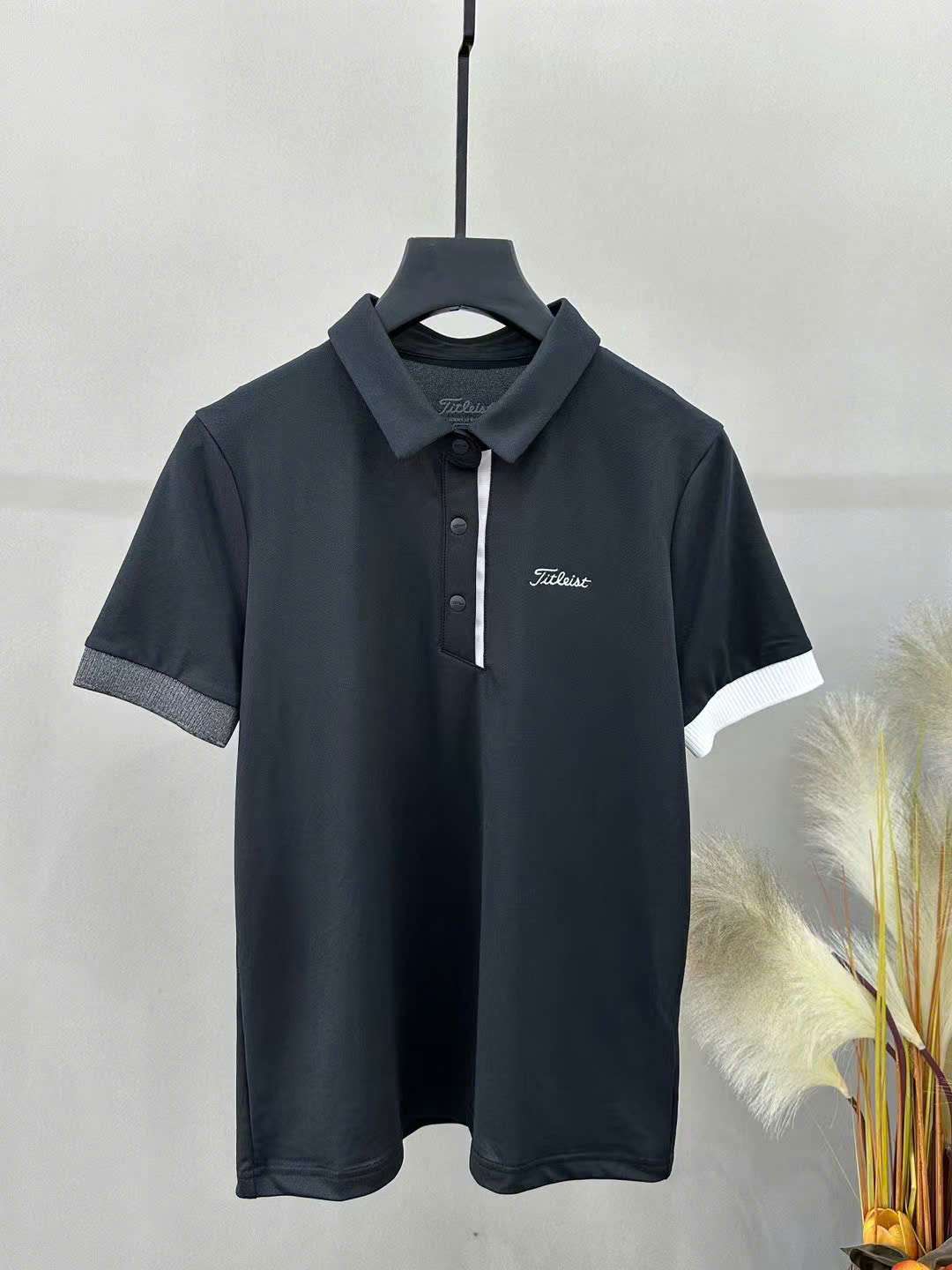 타이틀리스트 가슴 자수 로고 여성 골프 반팔티 (2컬러)