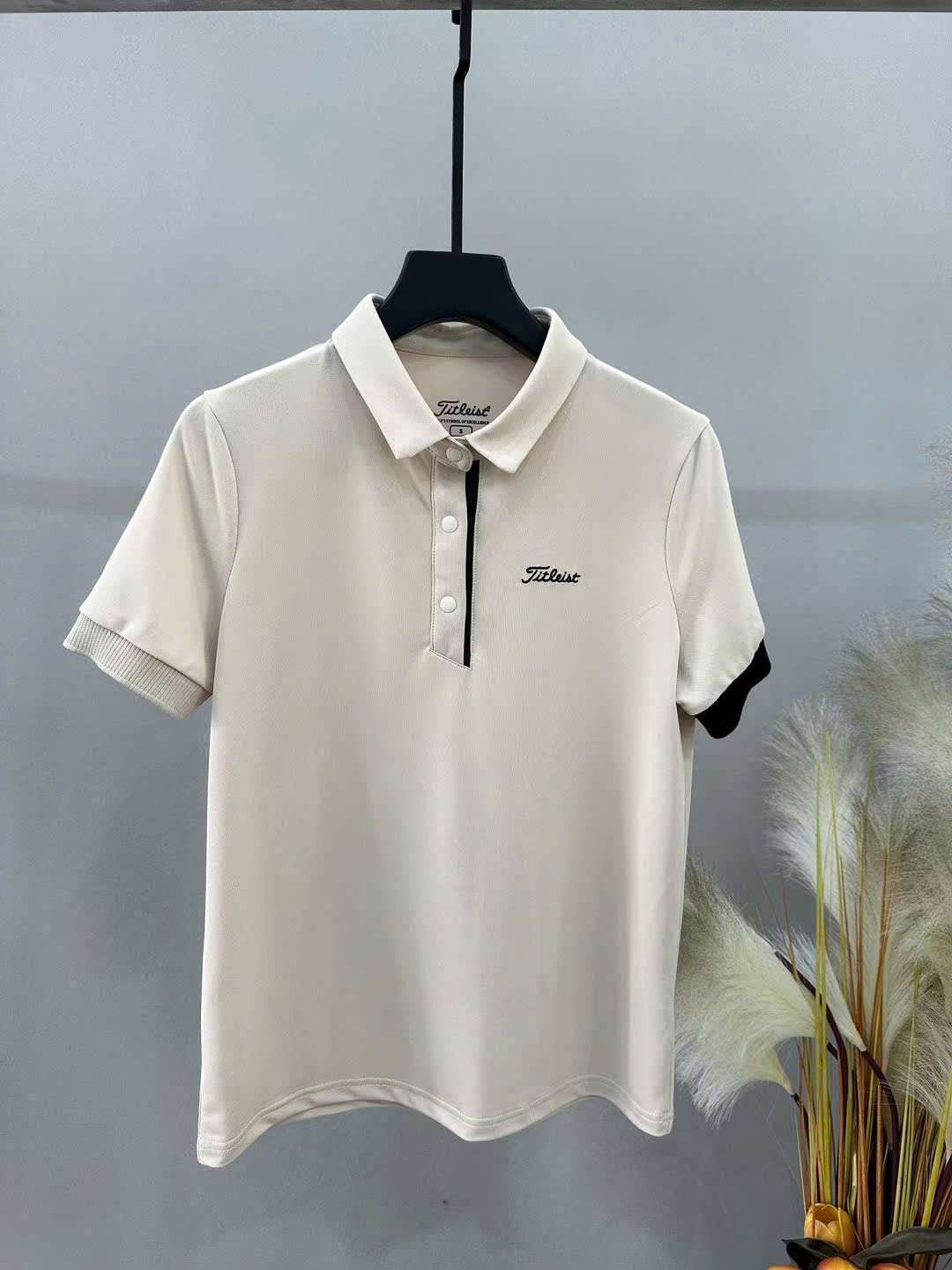 타이틀리스트 가슴 자수 로고 여성 골프 반팔티 (2컬러)