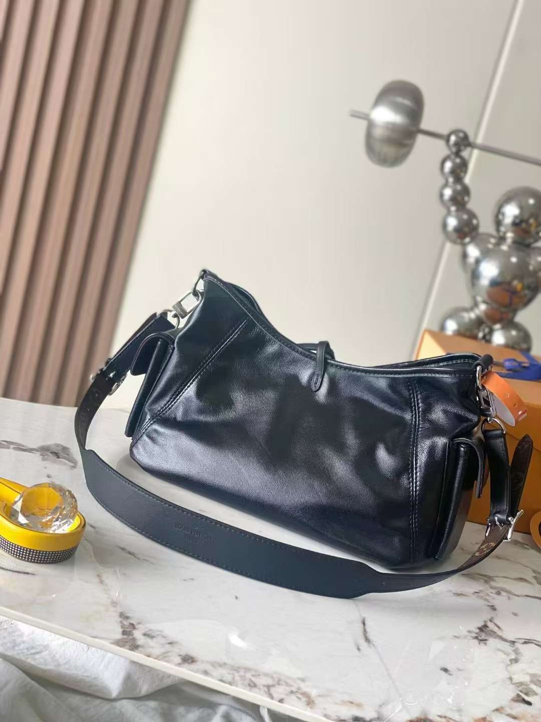 루이비통 CarryAll Cargo Vibe PM 여성 가방