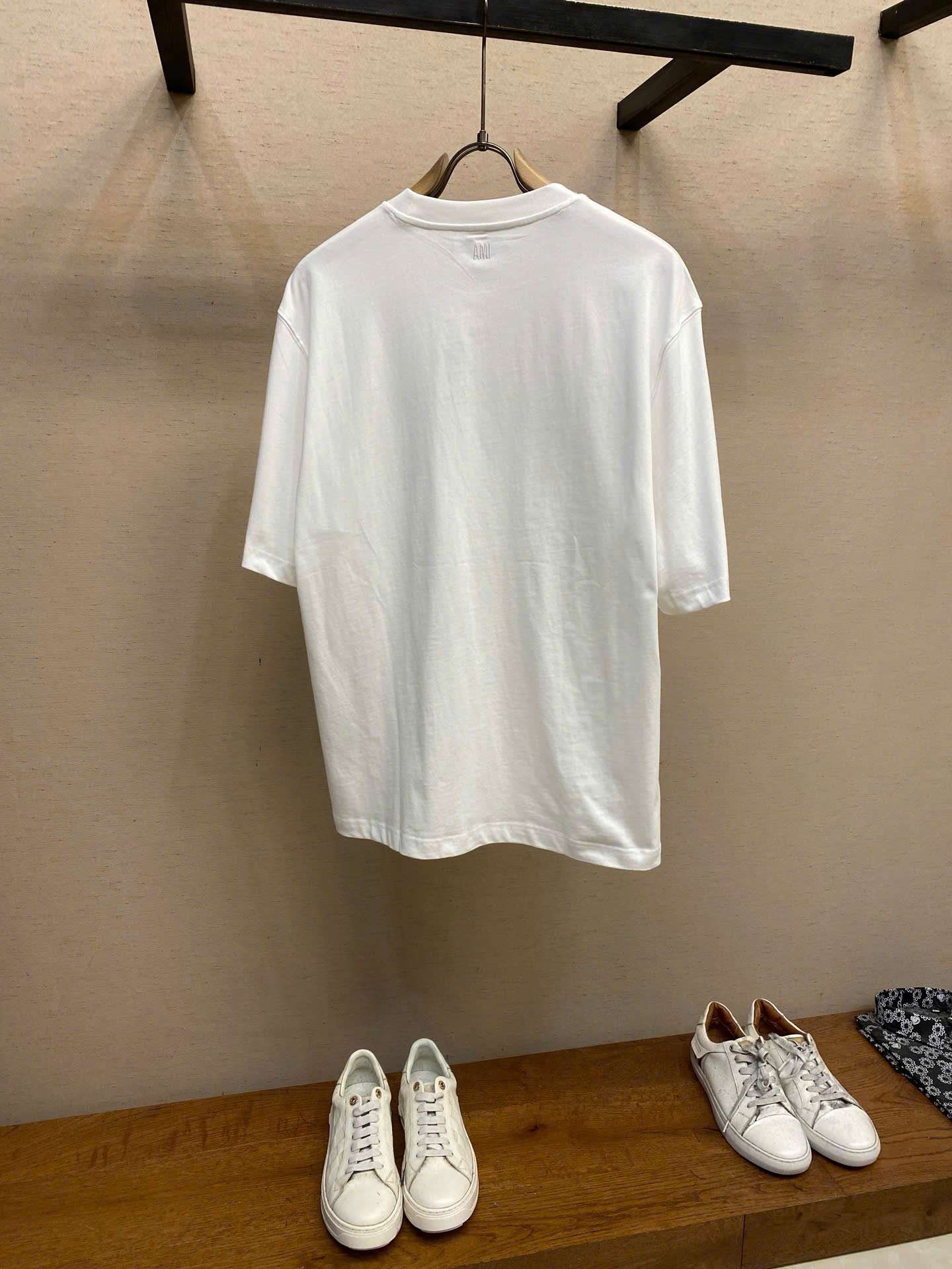 아미 블랙 하트 로고 남여공용 반팔티