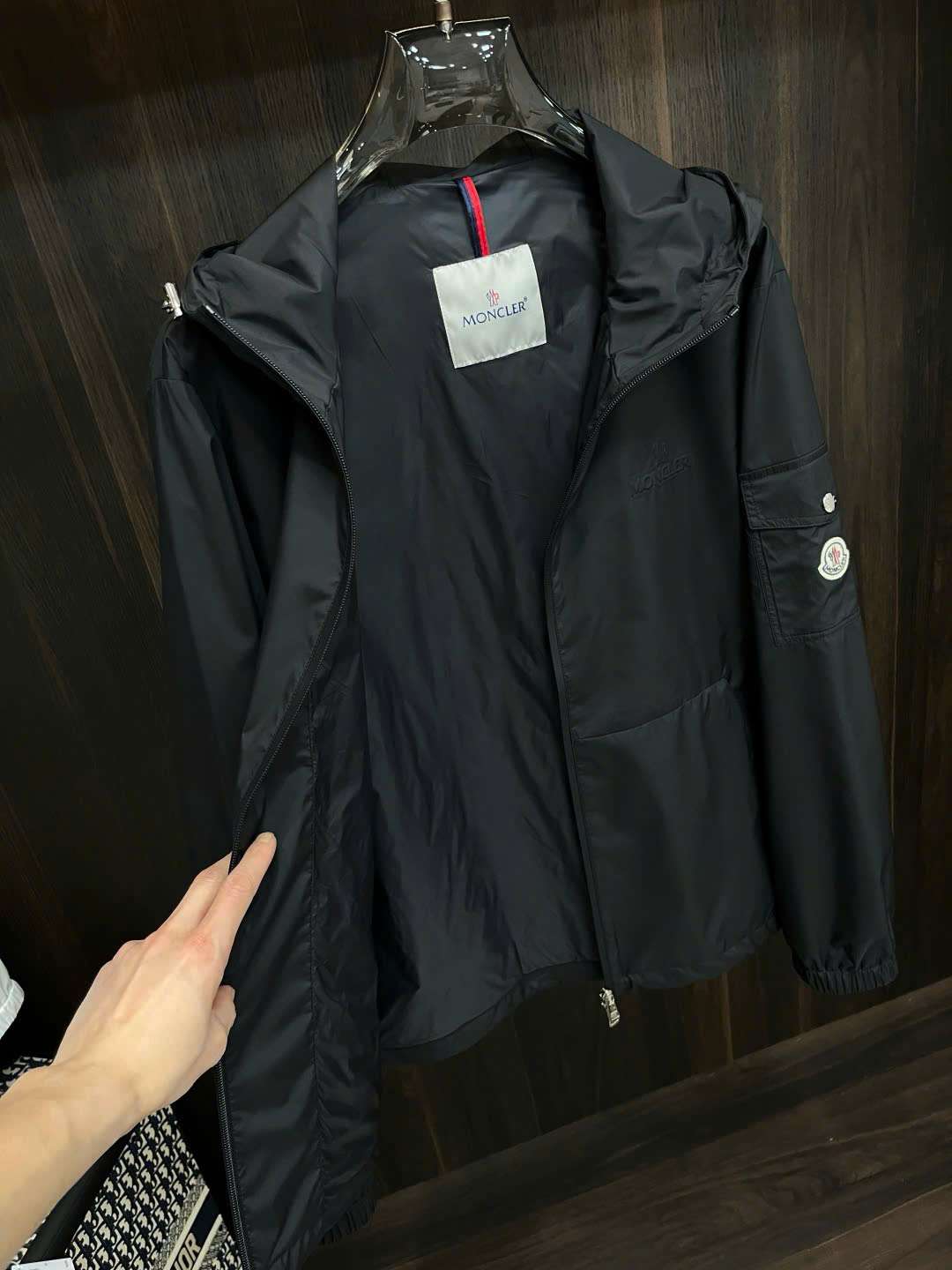 몽클레르 가슴 & 소매 로고 남성 바람막이