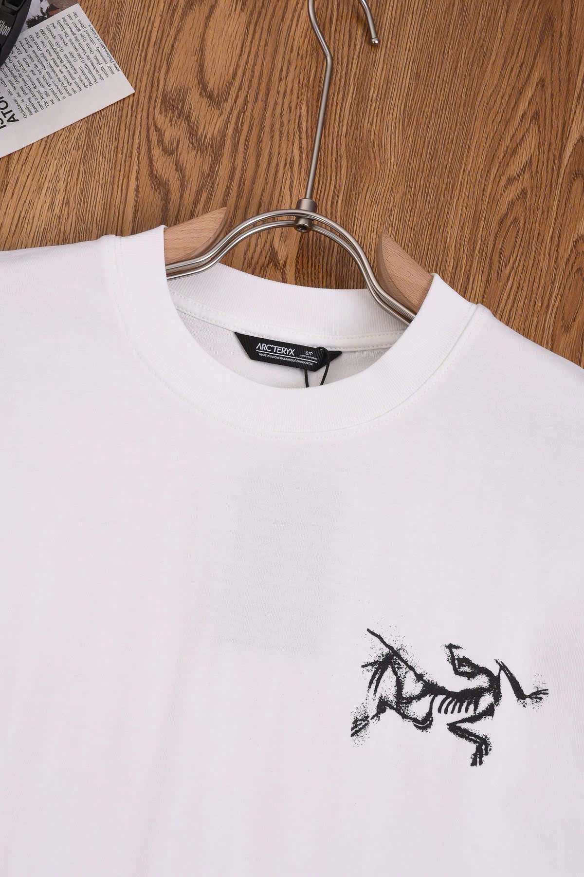 아크테릭스 앞뒤 로고 남여공용 반팔티 (2컬러)