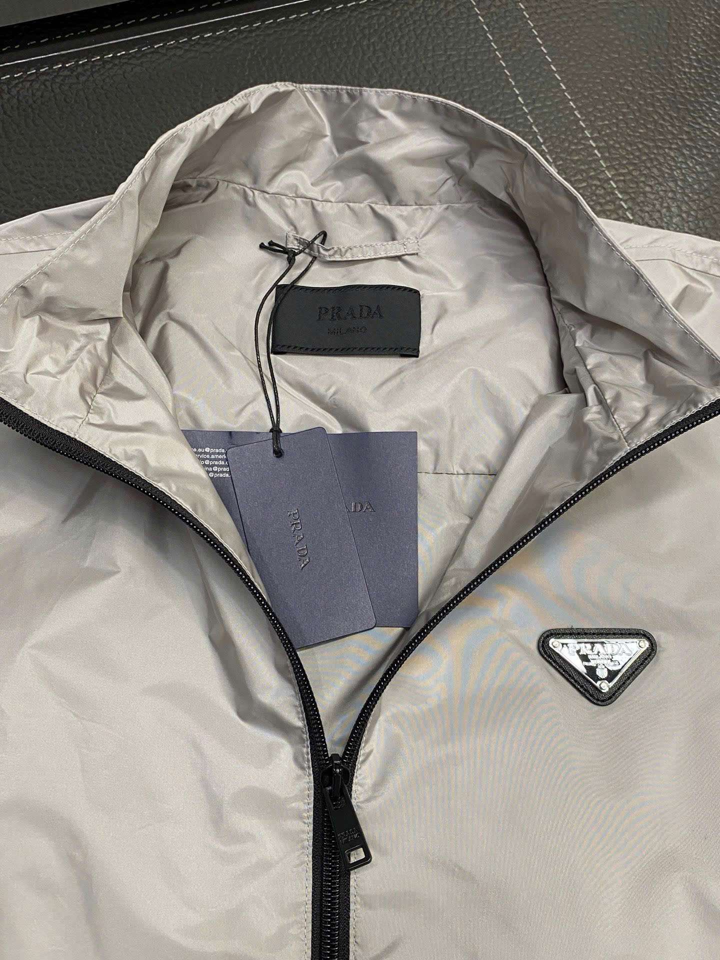 프라다 삼각 로고 남성 조끼 (3컬러)