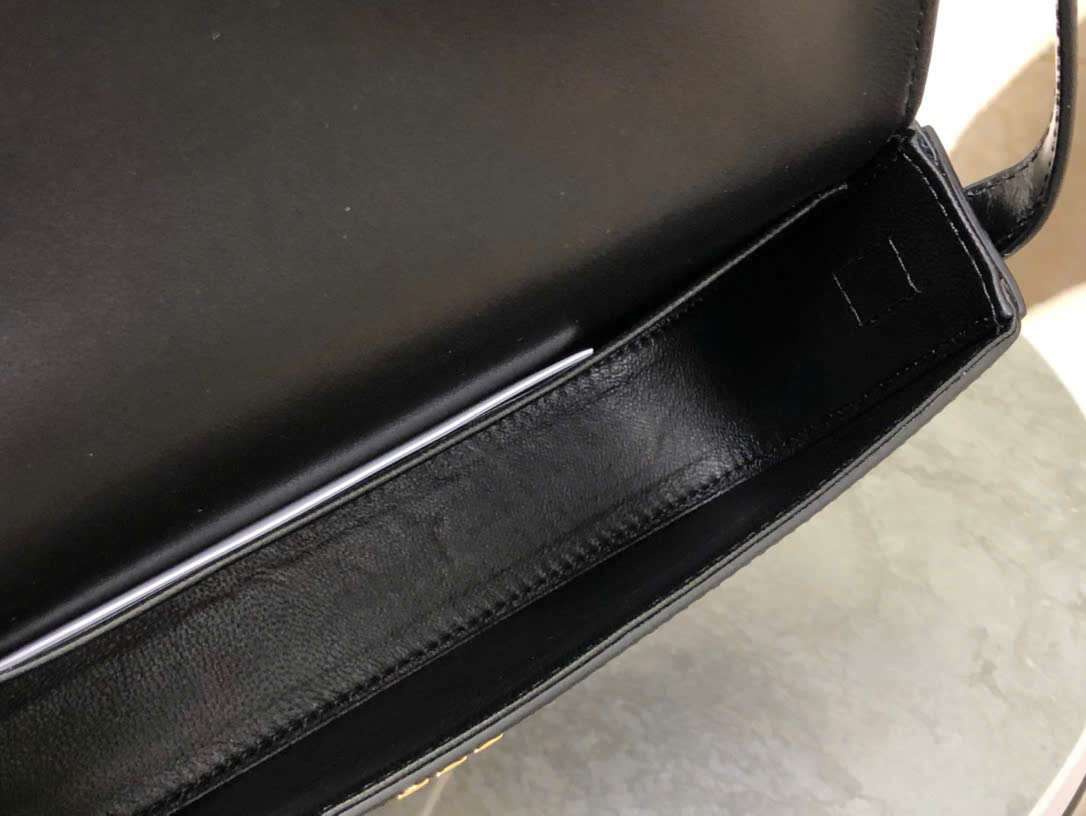 셀린느 TRIOMPHE 여성 블랙 숄더백