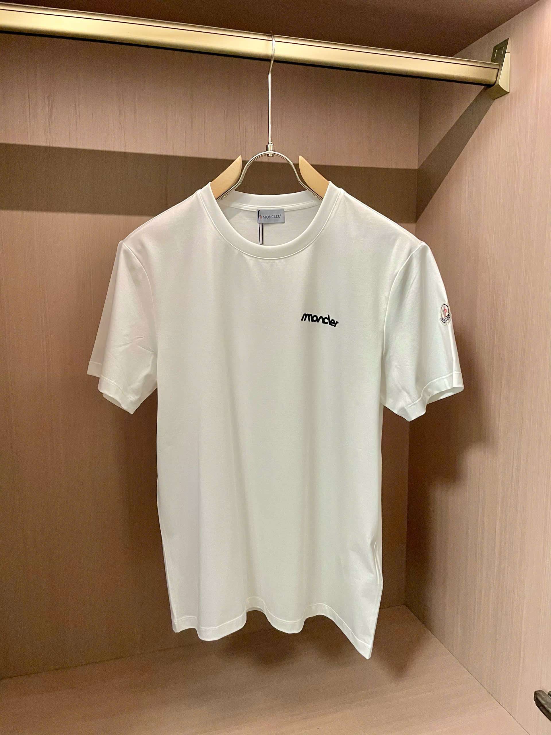 몽클레르 베이직 로고 남성 반팔티 (2컬러)