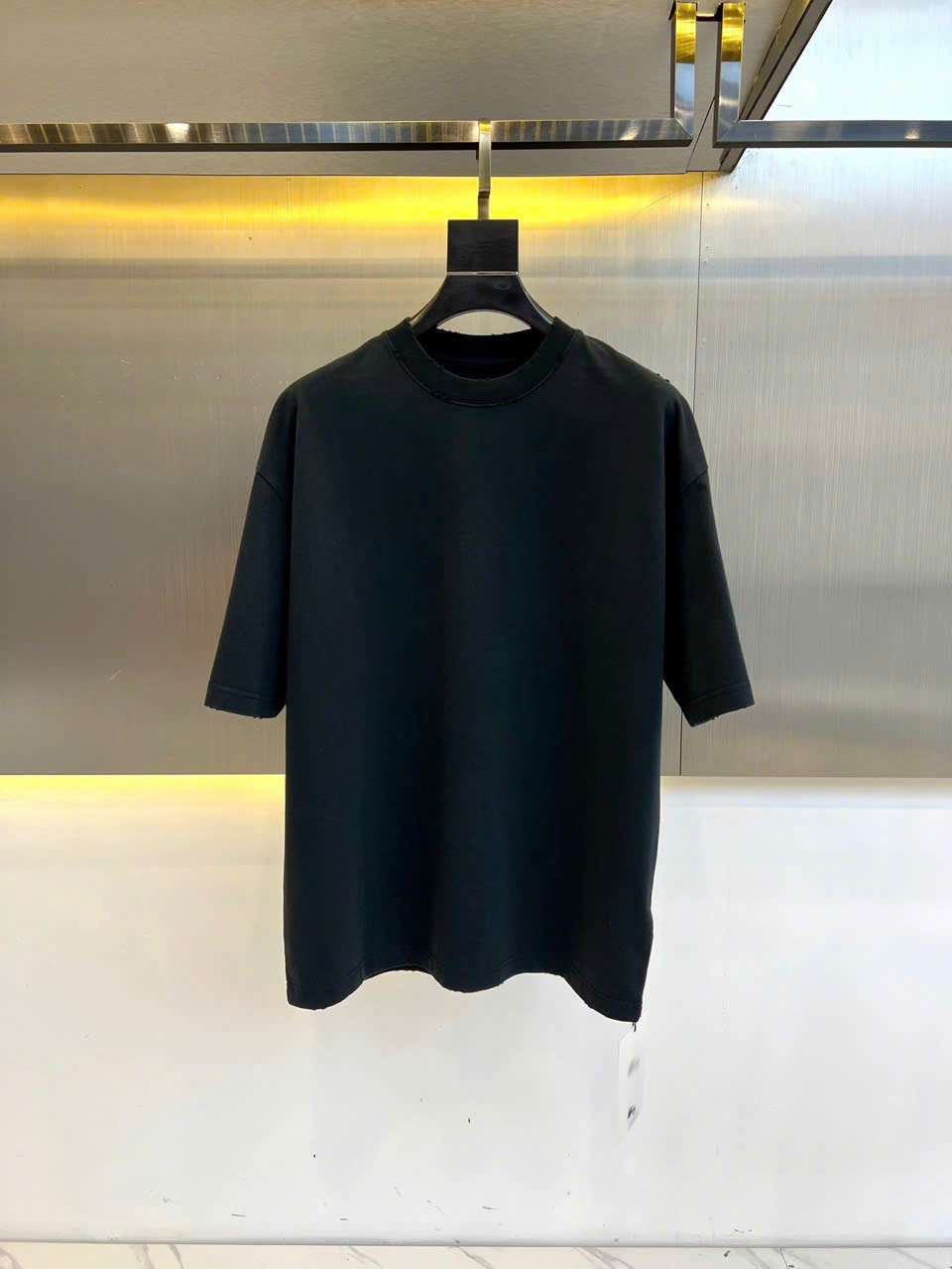 Maison Margiela 뒤에 자수 로고 남성 상의 (2컬러)