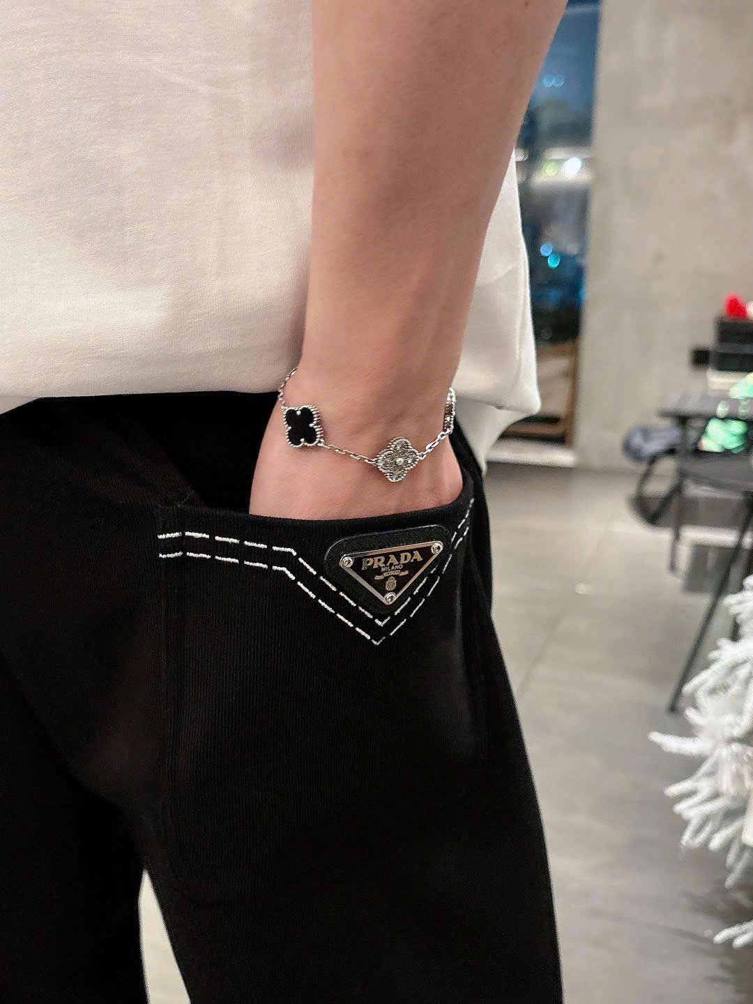 프라다 앞뒤 로고 남성 블랙 긴바지