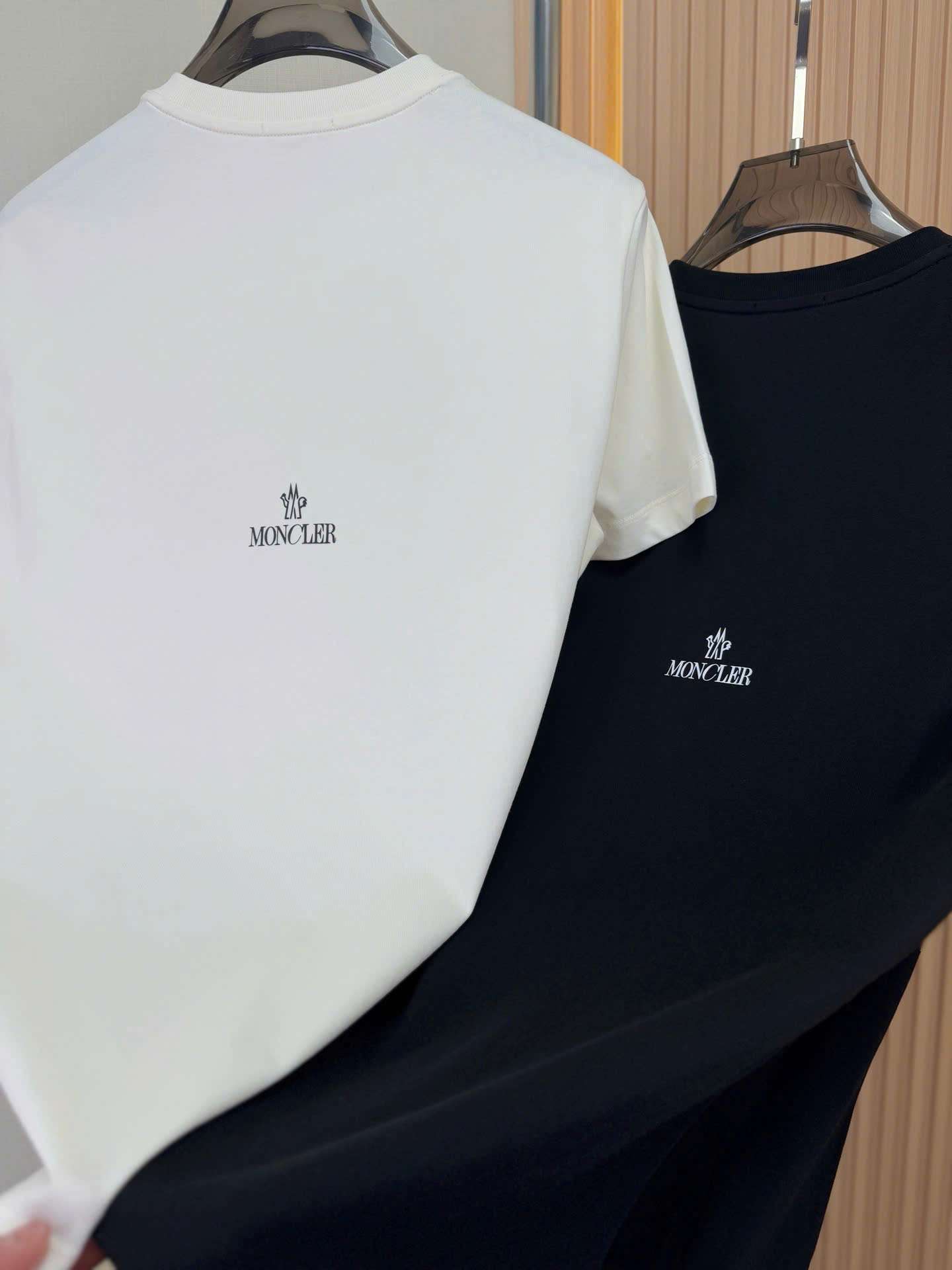 몽클레르 앞뒤 로고 남성 반팔티 (2컬러)