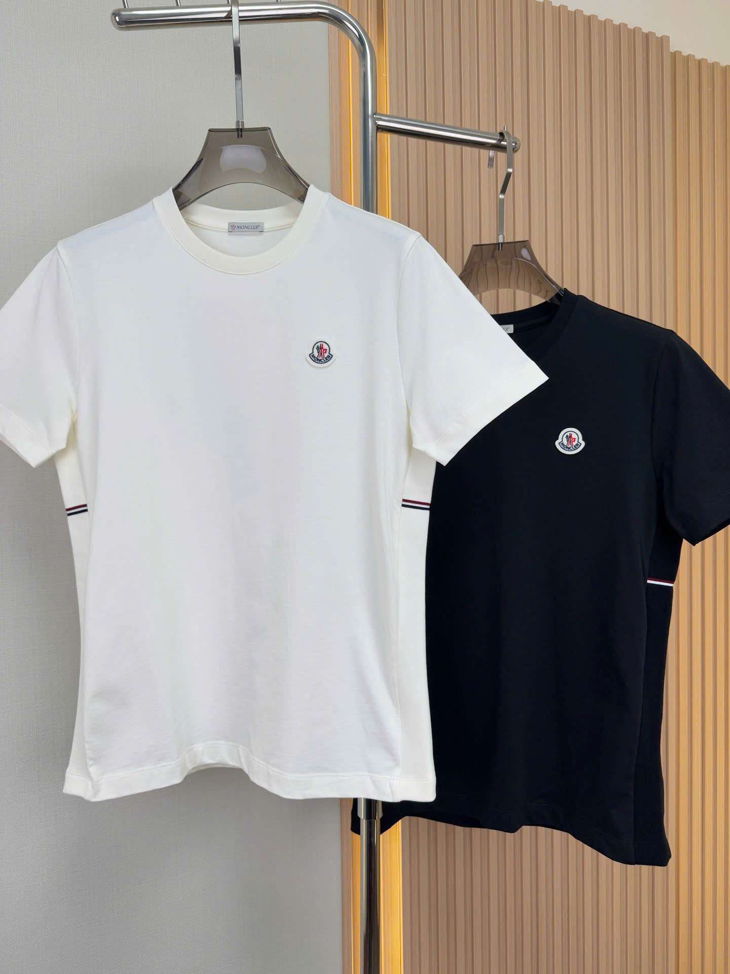 몽클레르 앞뒤 로고 남성 반팔티 (2컬러)