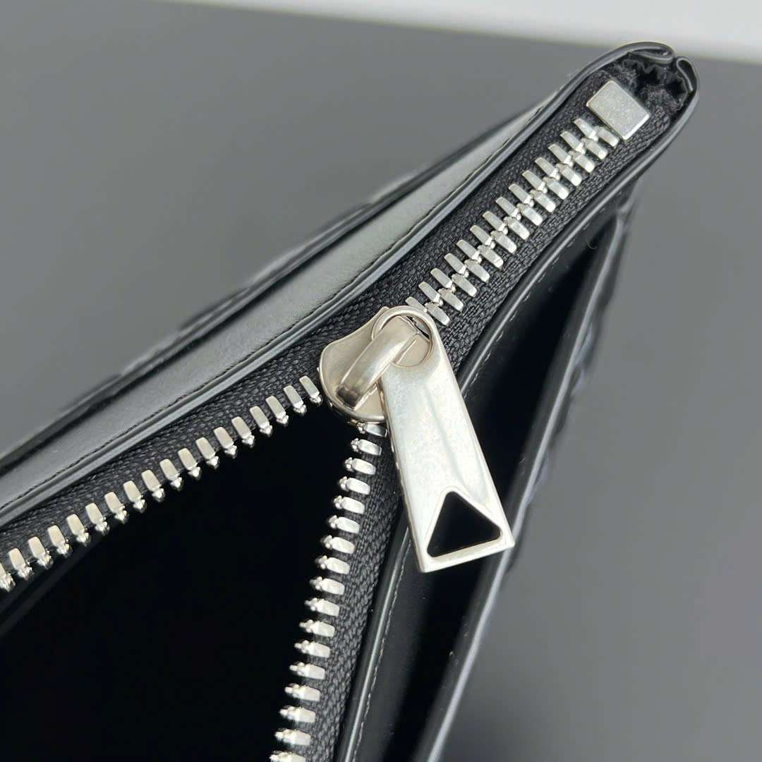 보테가 Prism Leather 남성 클러치