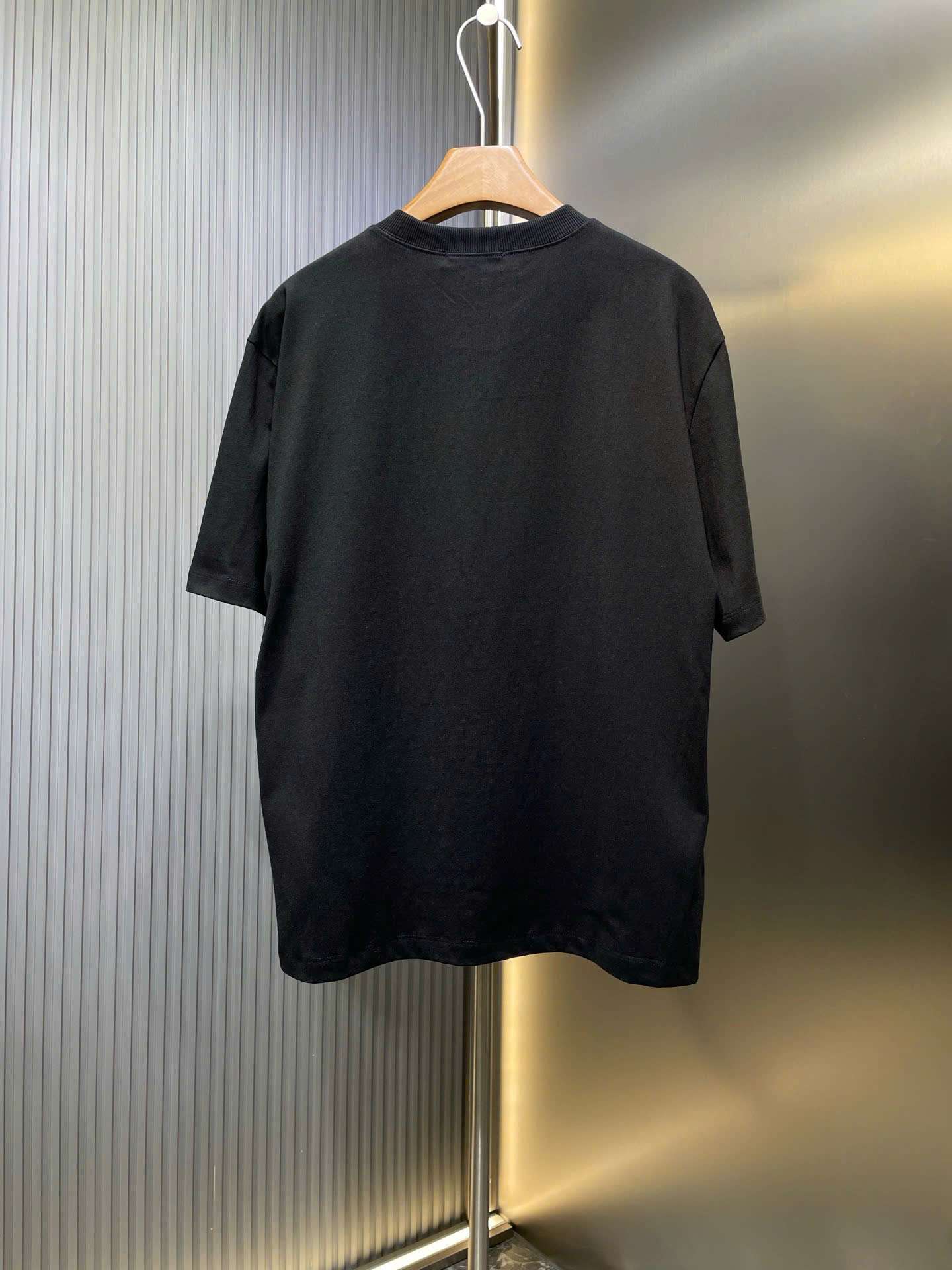 스톤아일랜드 가슴 로고 남성 반팔티