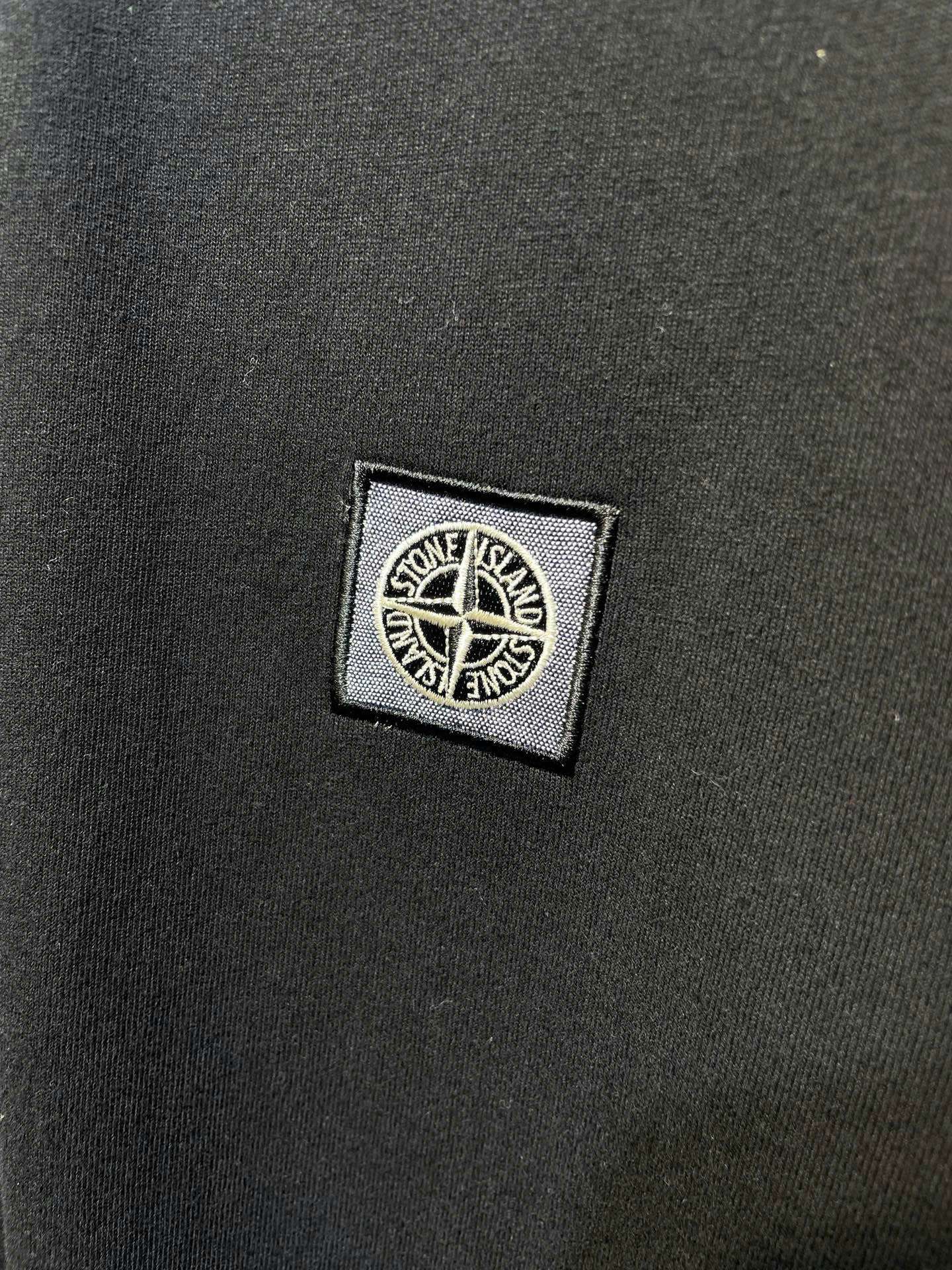 스톤아일랜드 가슴 로고 남성 반팔티