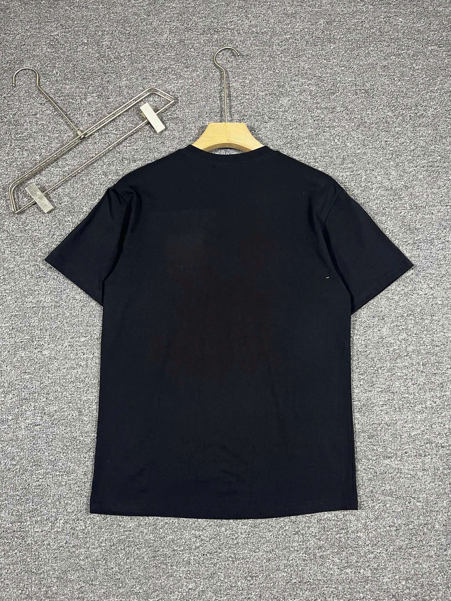 LOEWE 가슴 로고 남성 반팔티