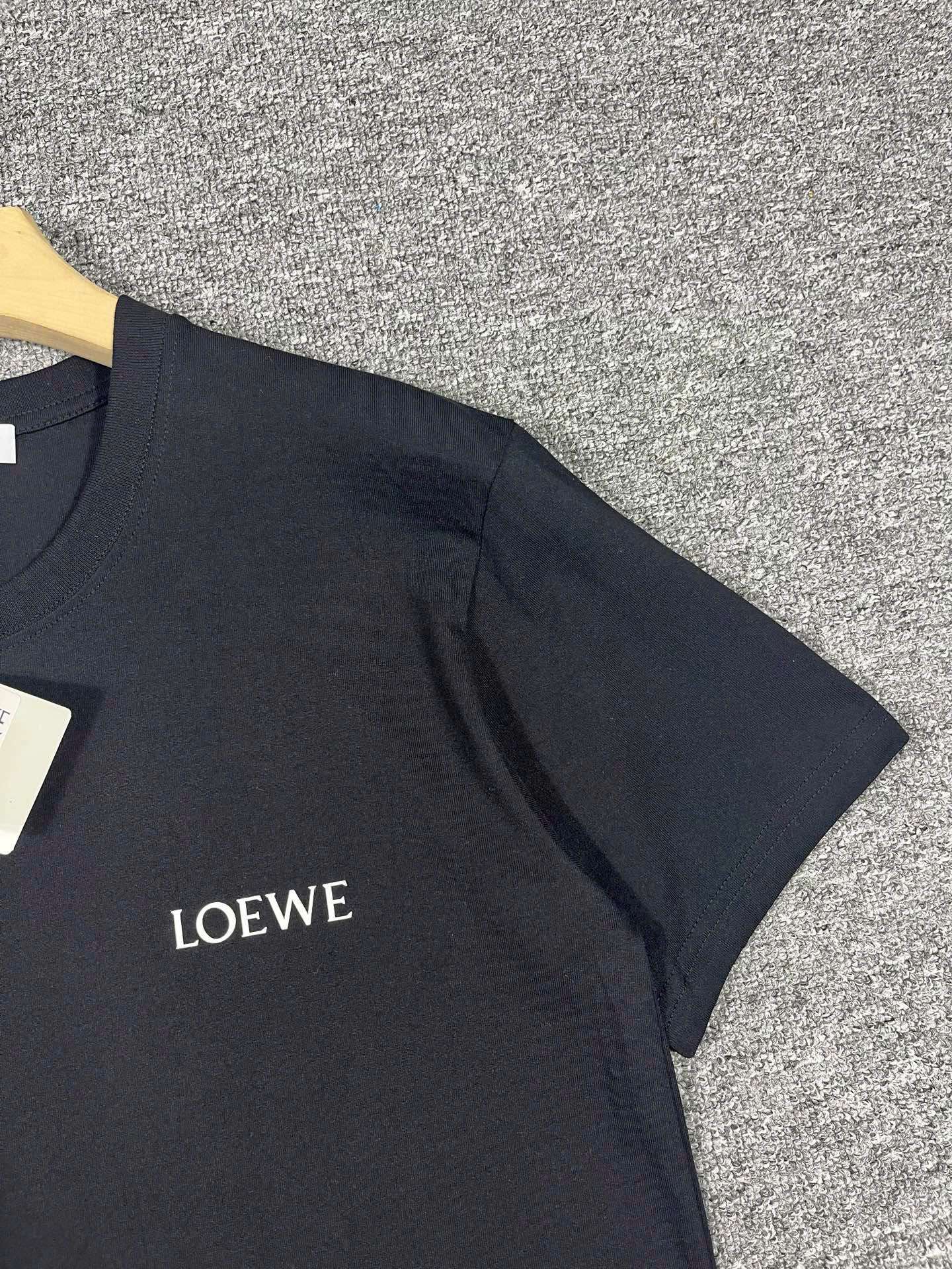 LOEWE 가슴 로고 남성 반팔티