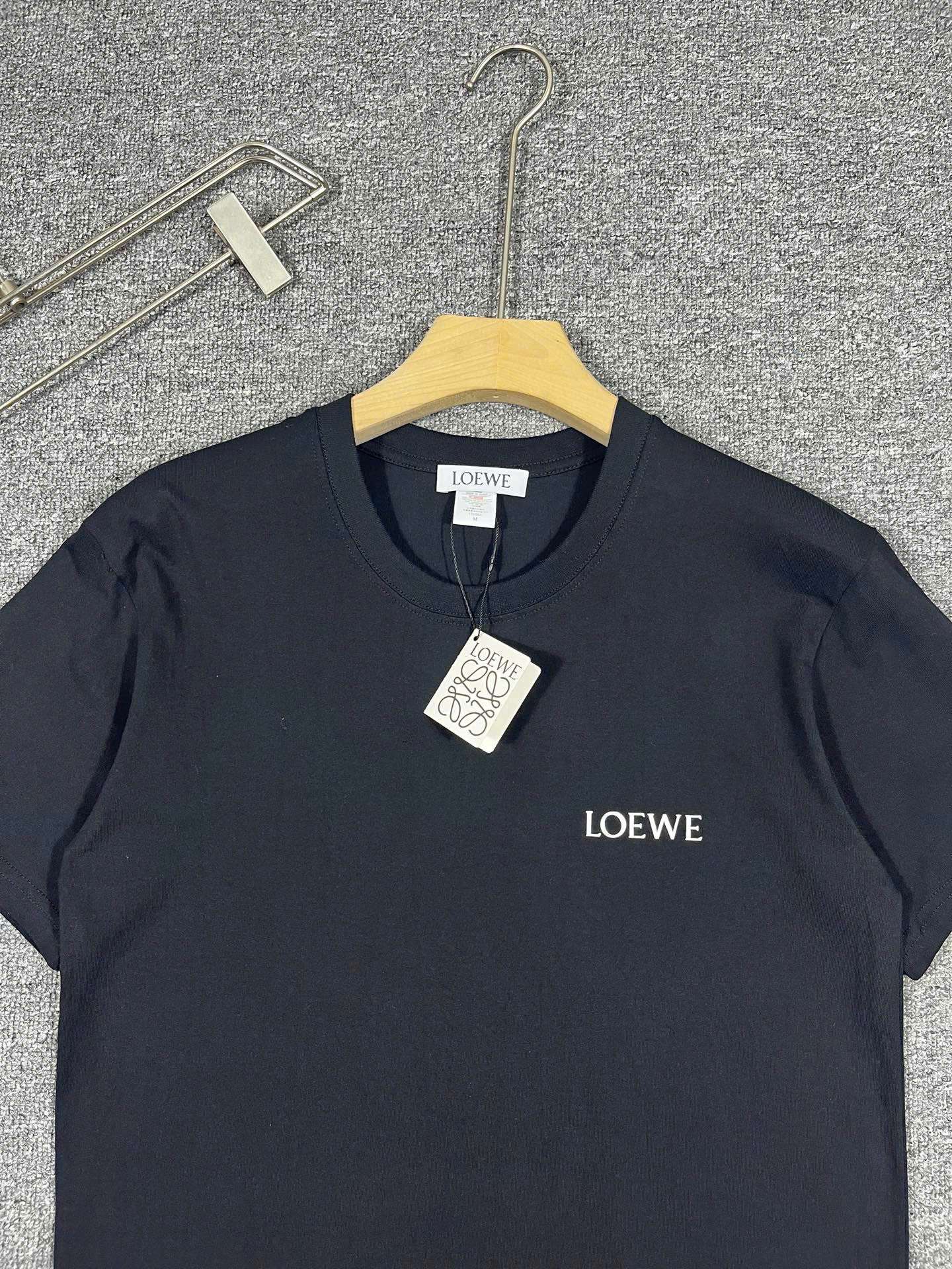 LOEWE 가슴 로고 남성 반팔티