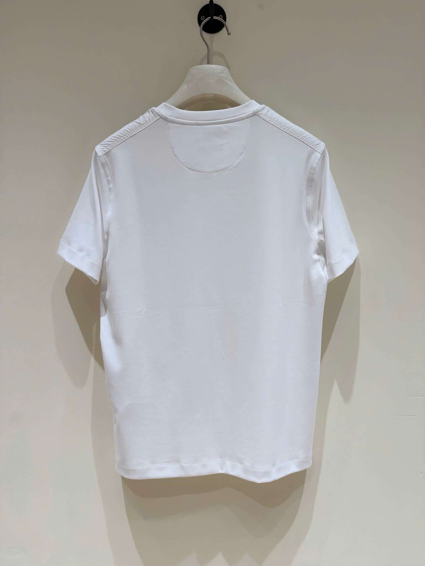 프라다 가슴 삼각 로고 남성 반팔티 (2컬러)