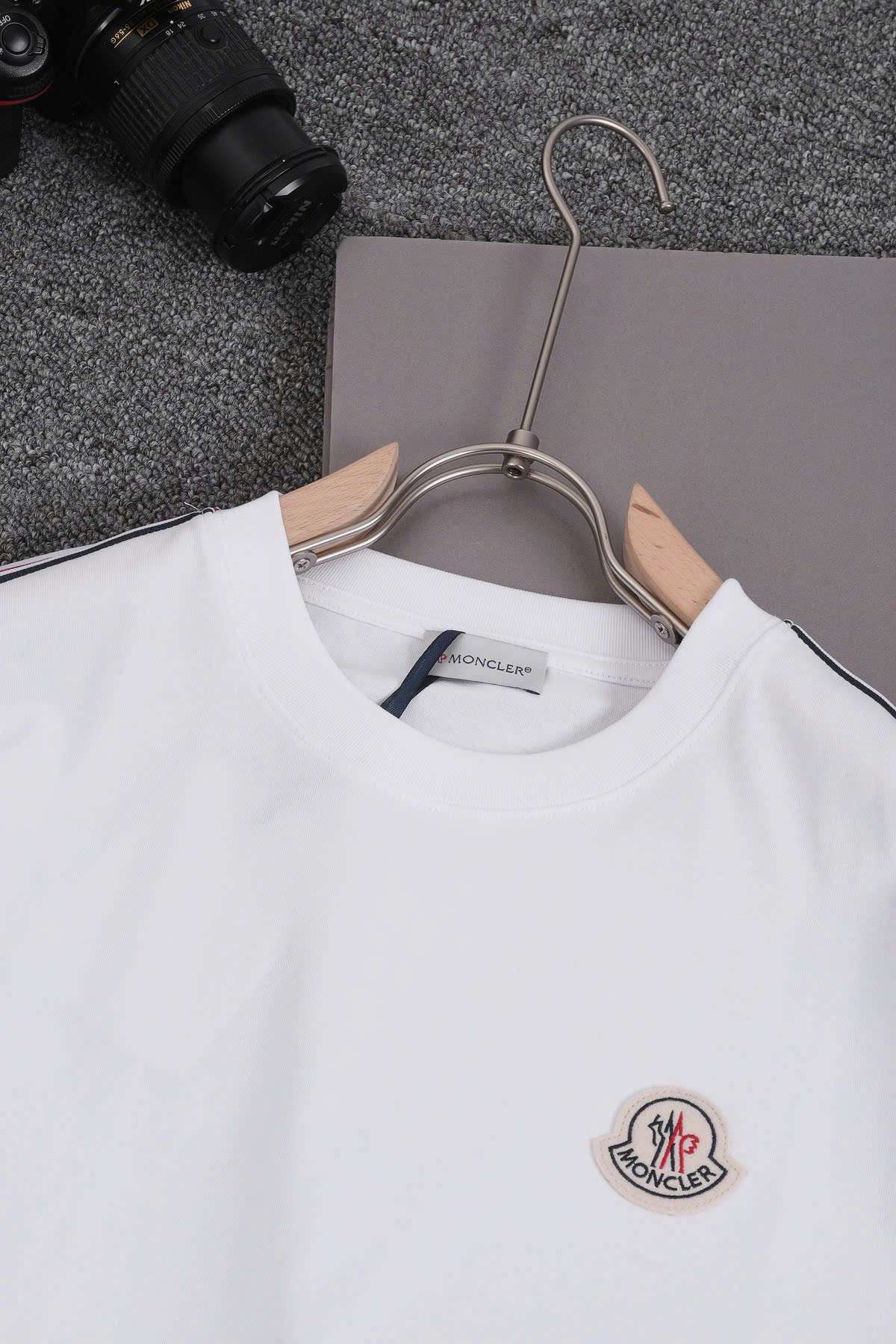 몽클레르 남여공용 반팔티 (2컬러)