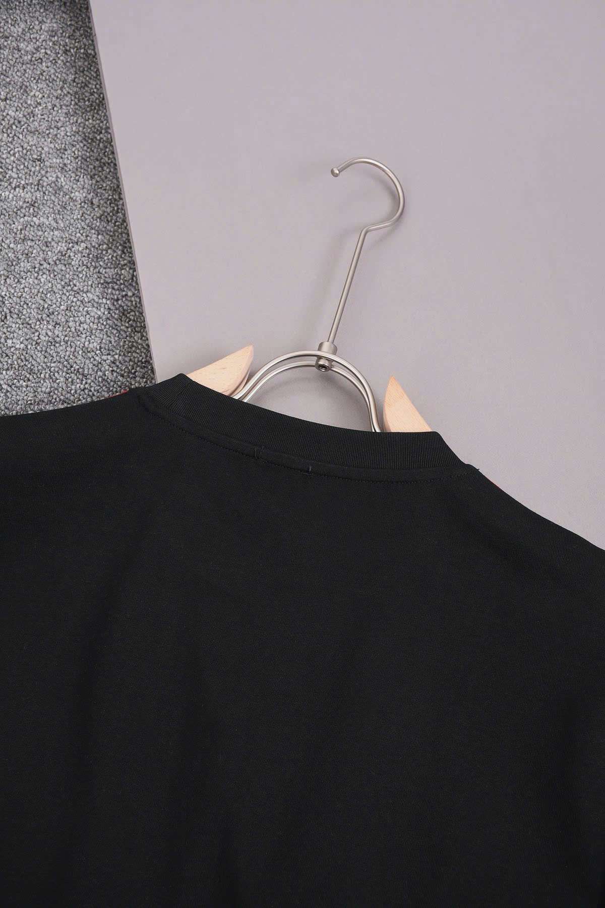 몽클레르 남여공용 반팔티 (2컬러)