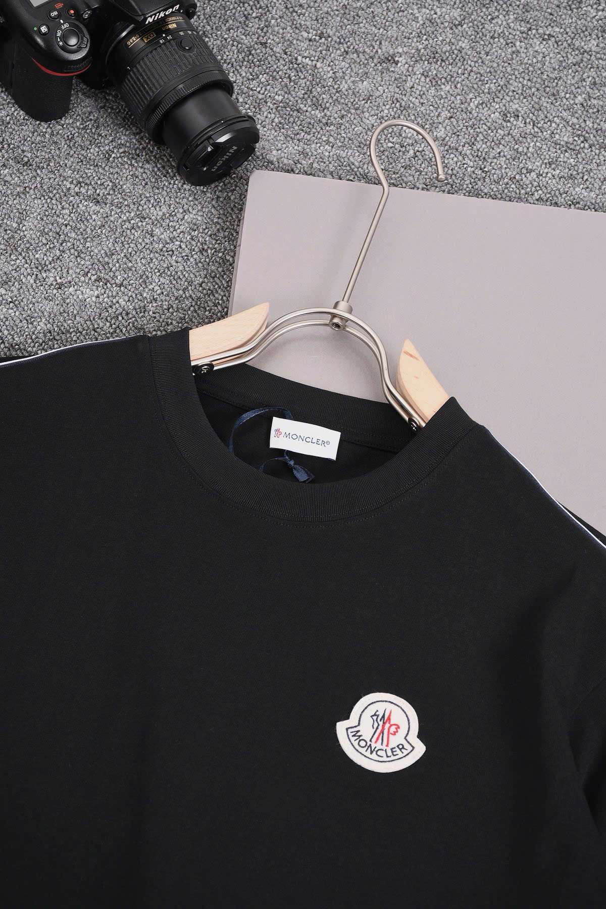 몽클레르 남여공용 반팔티 (2컬러)